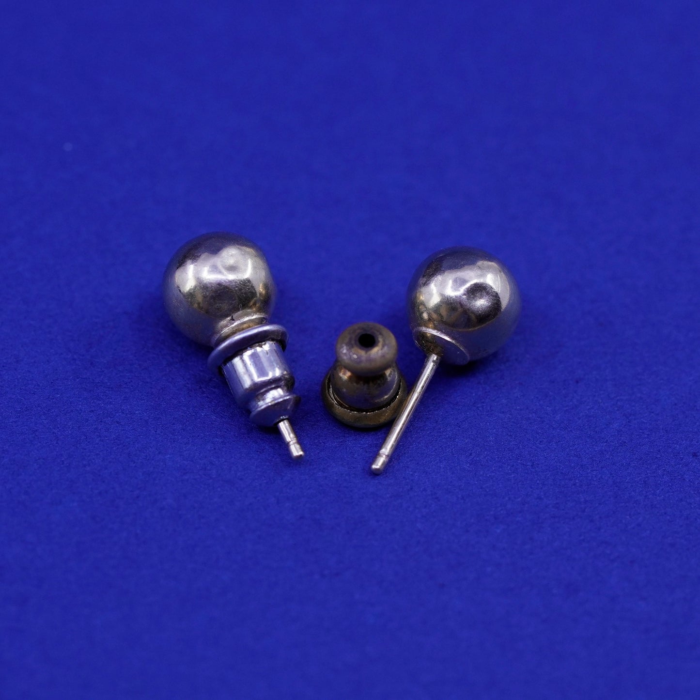 1g, 7mm, vintage solid 14K yellow gold studs earrings