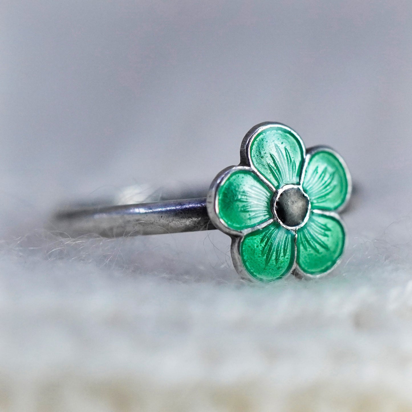 Size 4.75, Denmark Meka Sterling 925 silver handmade green enamel flower ring