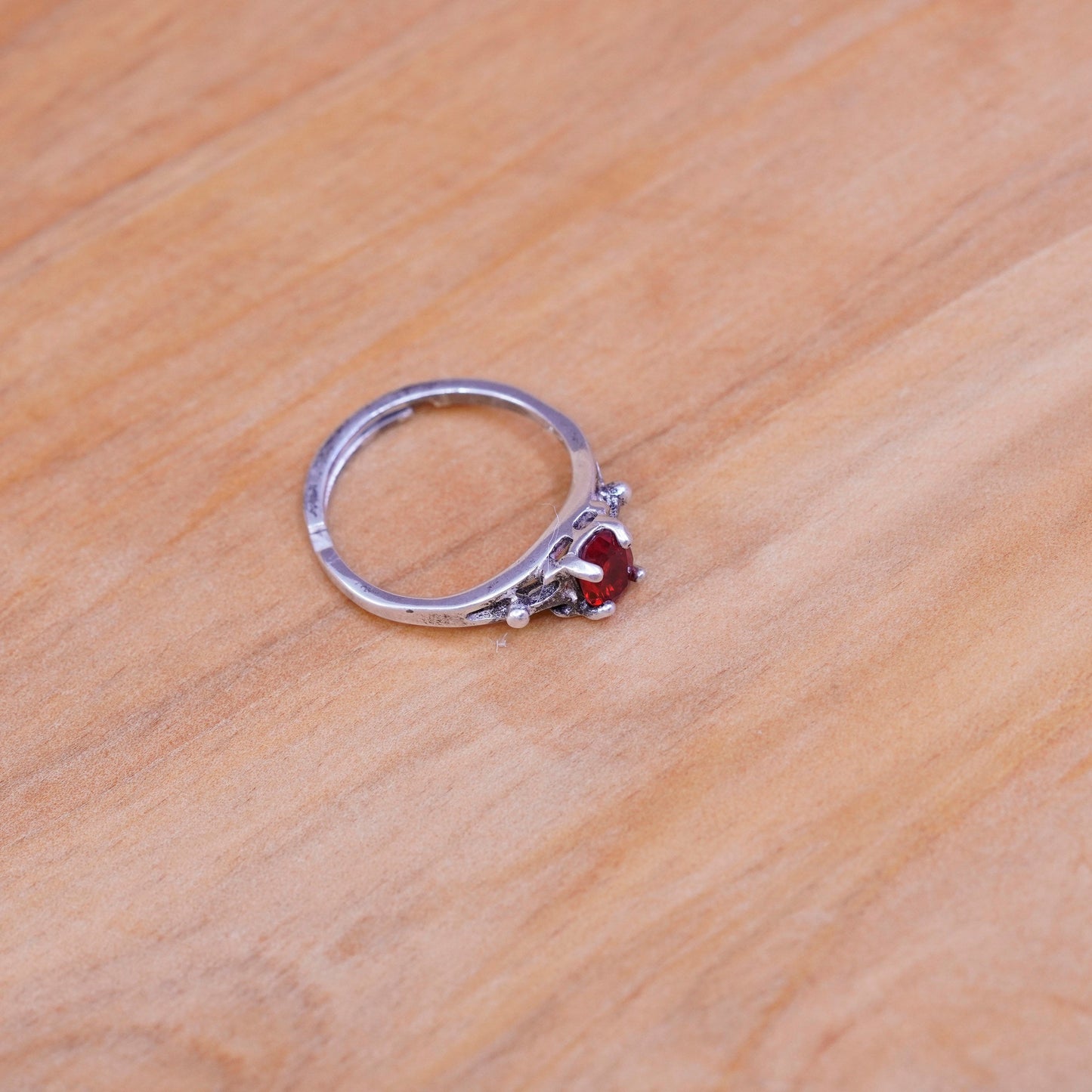 Size 4.5, size adjustable. vintage Sterling 925 silver ring with oval ruby