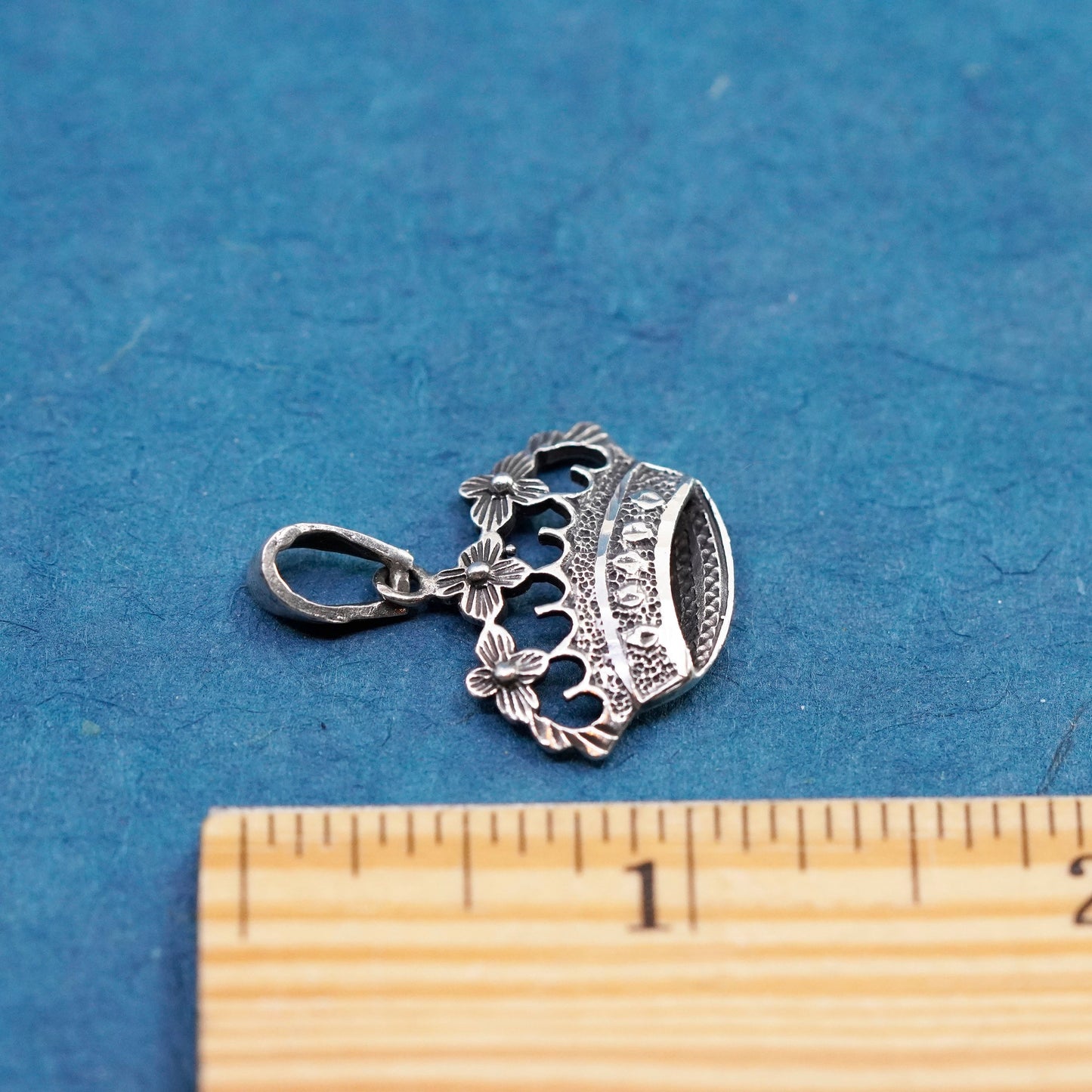 Vintage Sterling silver handmade pendant, 925 crown with flower