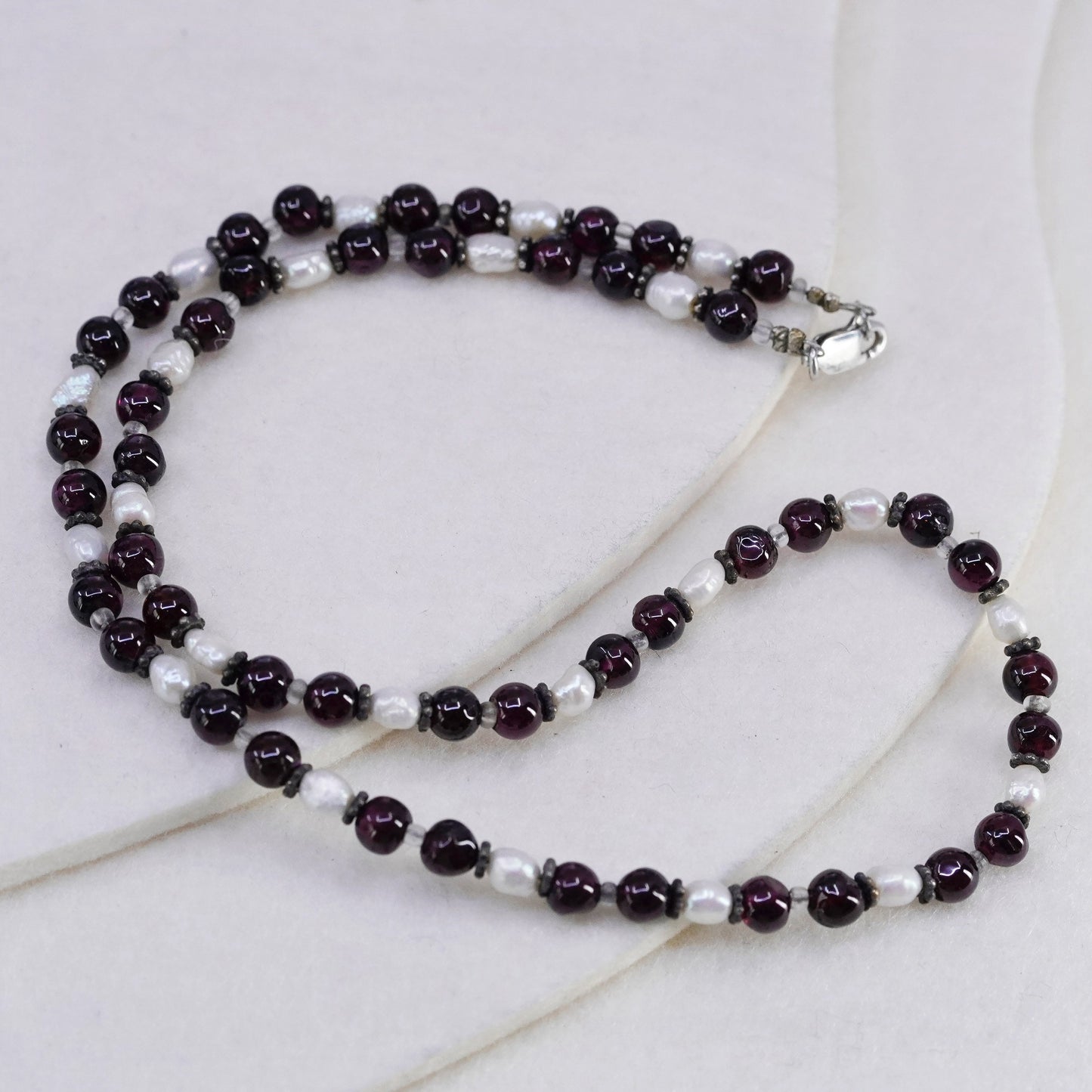 17”, vintage Sterling 925 silver handmade necklace with garnet pearl beads