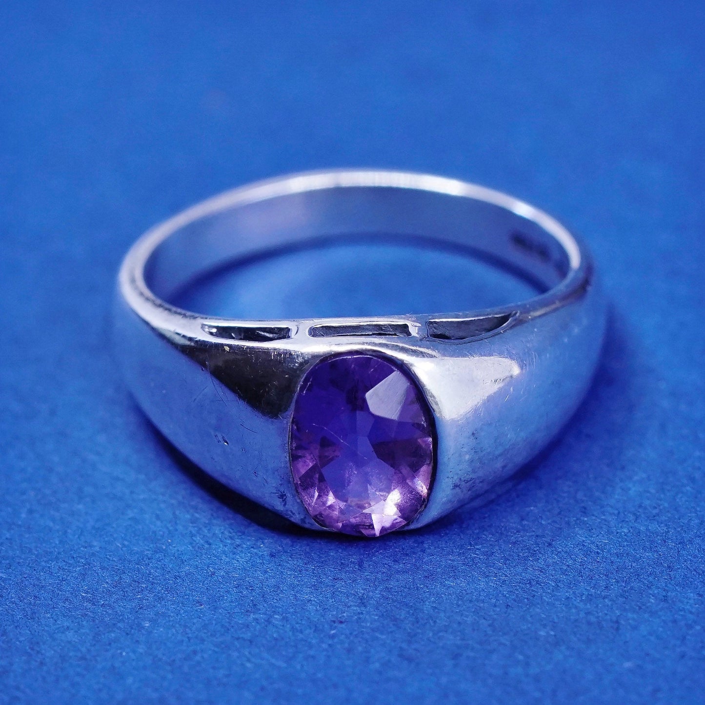 Size 7, vintage Sterling silver handmade ring, \ 925 band with amethyst
