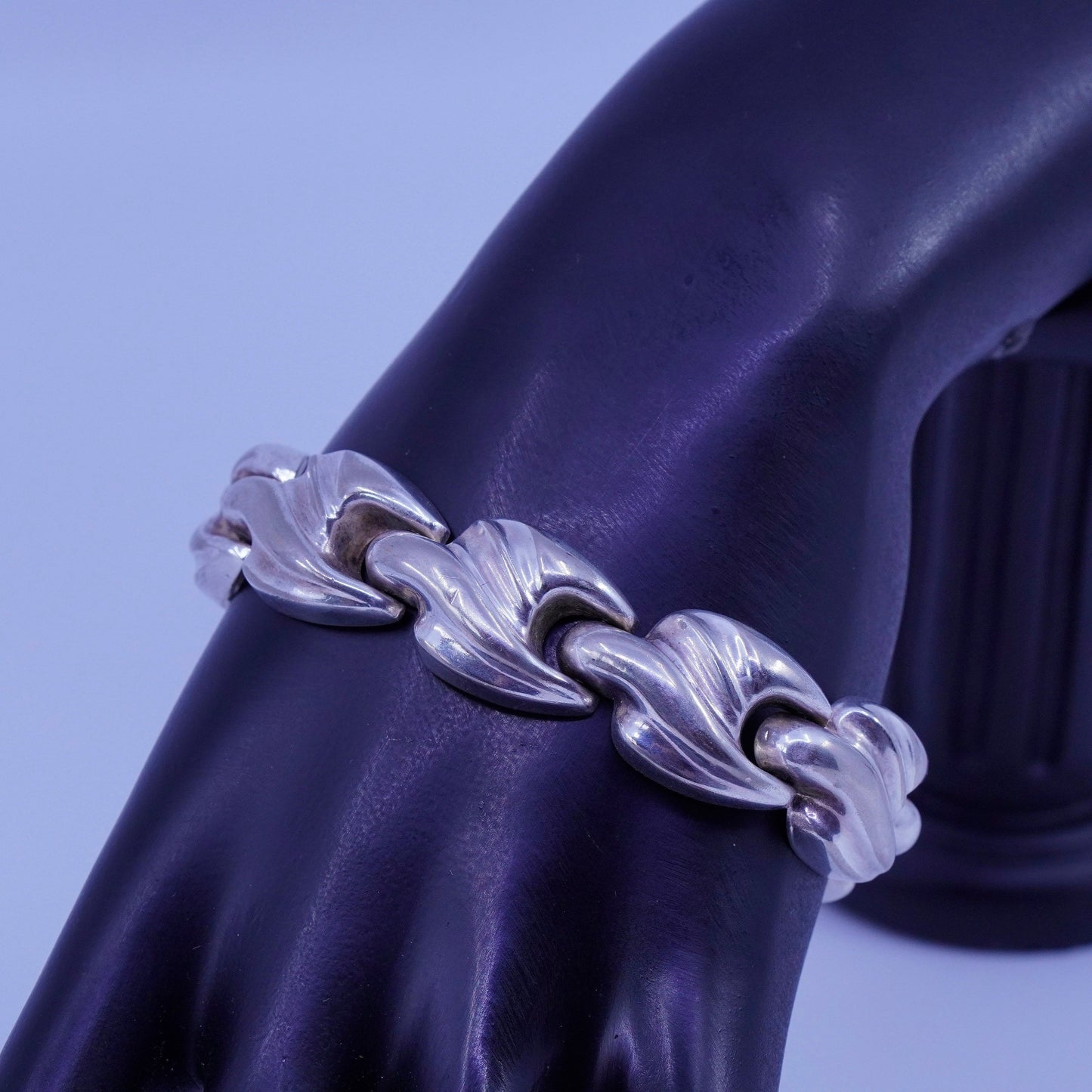 7.5”, vintage Sterling 925 silver bold bracelet with ribbed link