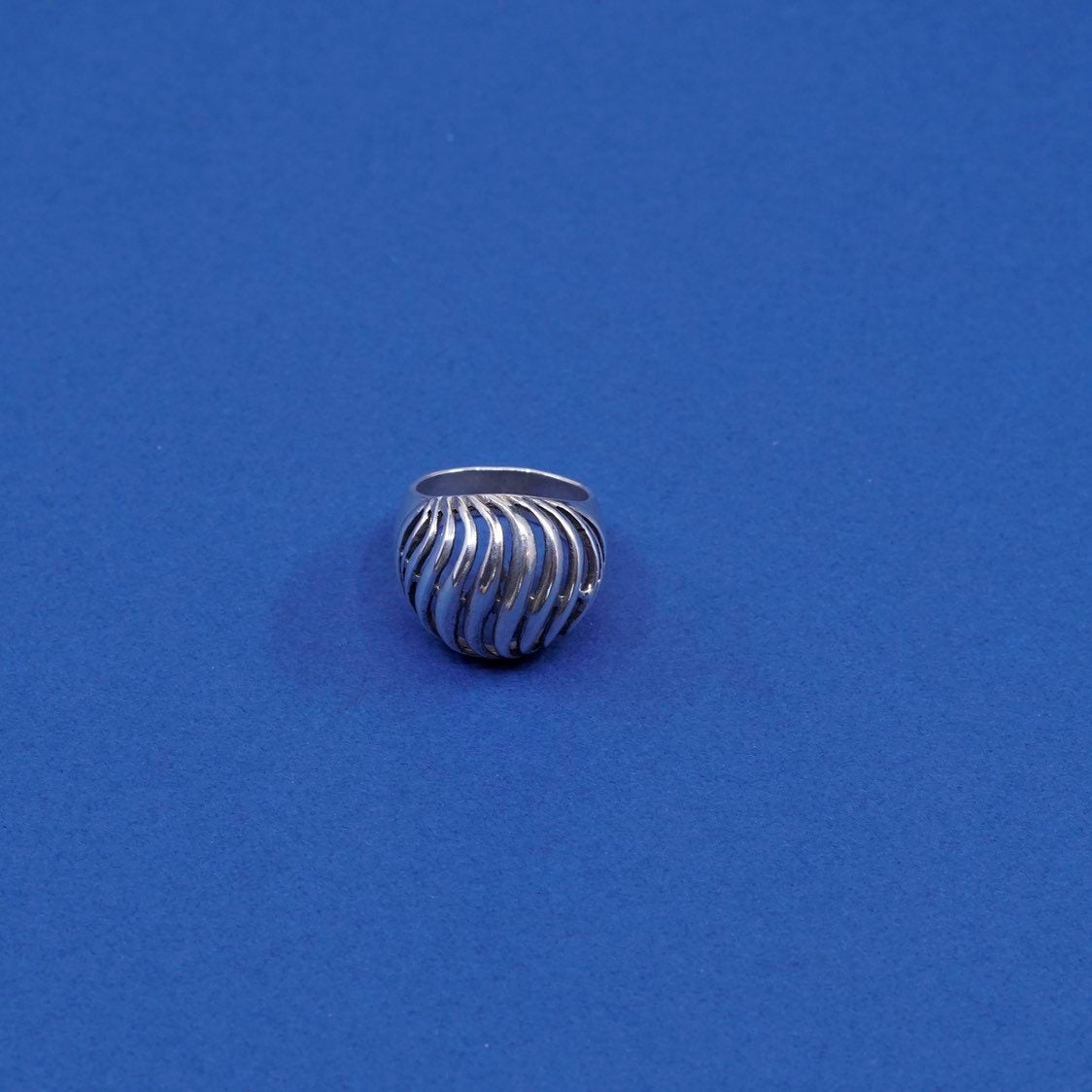 sz 4.75, vtg Sterling silver handmade ribbed ring, 925 statement ring w/ wave