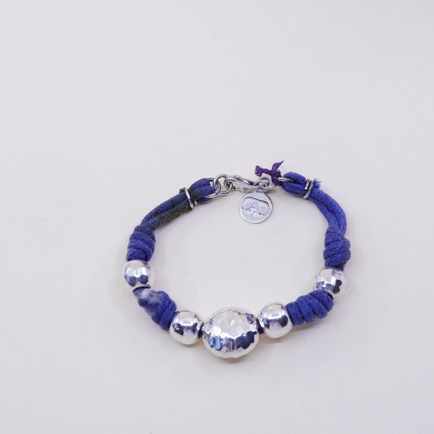 5.75”, vtg Sterling 925 silver bracelet, with linen thread and hammered beads