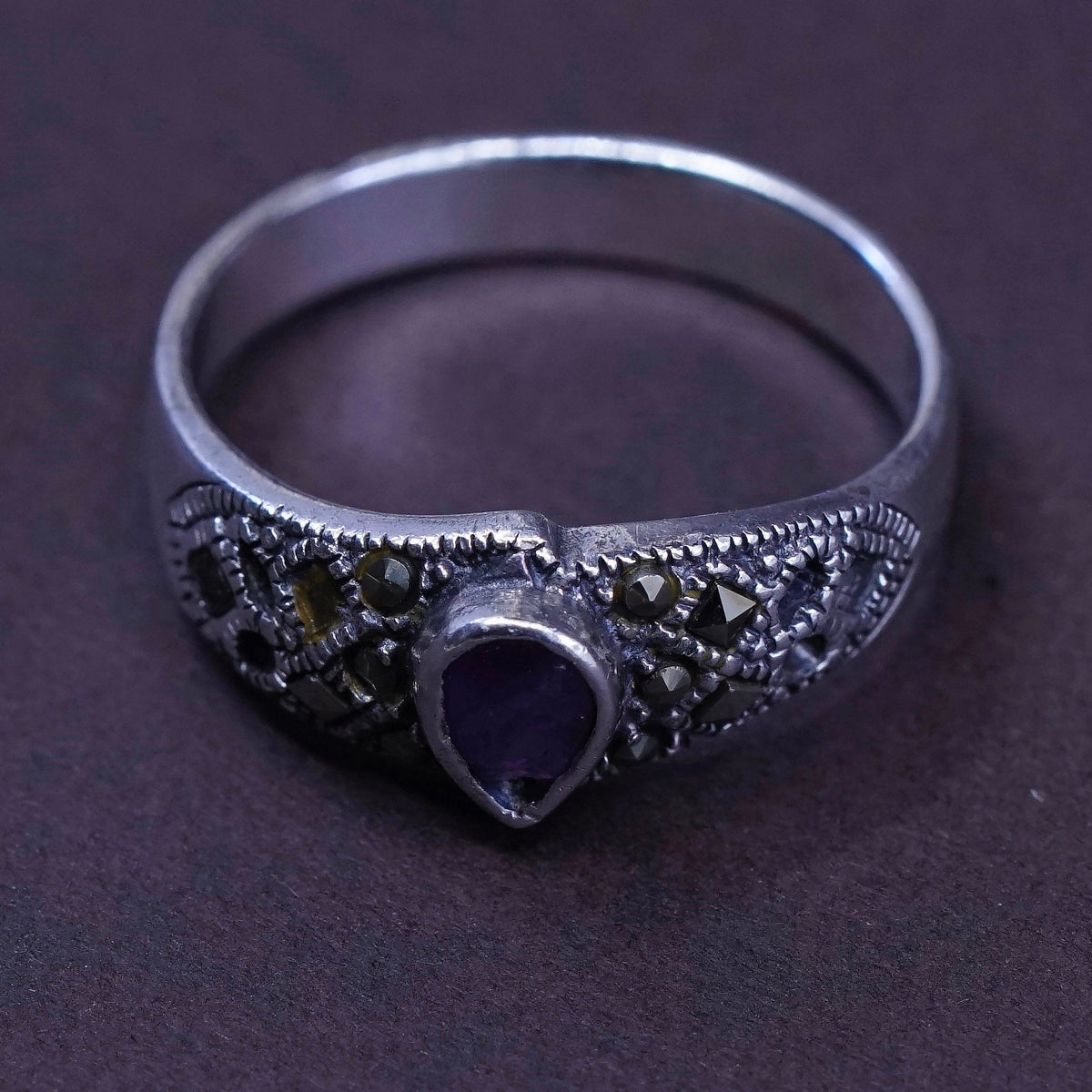 Size 8.25, vtg Sterling 925 silver handmade ring with amethyst and marcasite