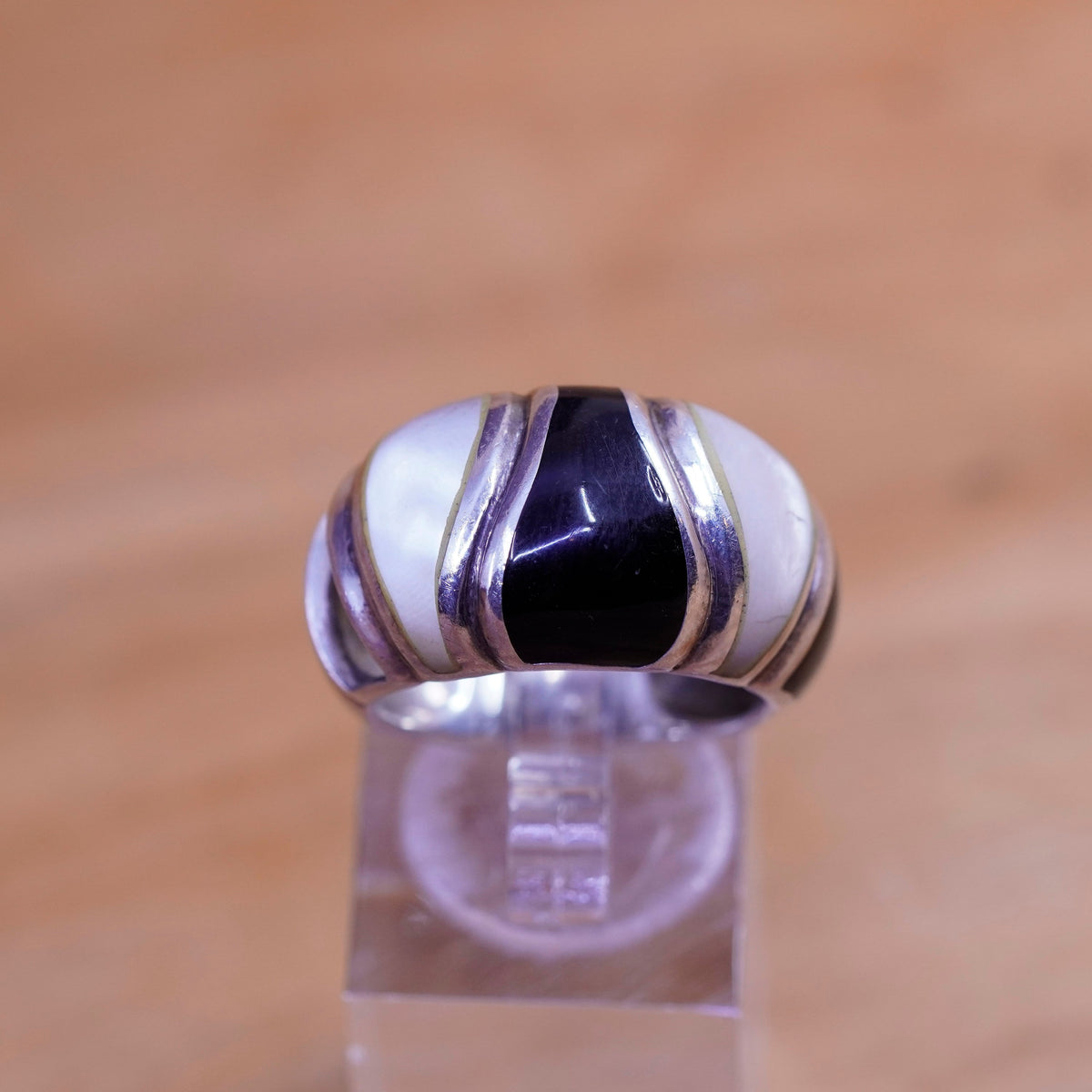 Size 8, Sterling 926 silver handmade ring band w/ obsidian and mother of pearl