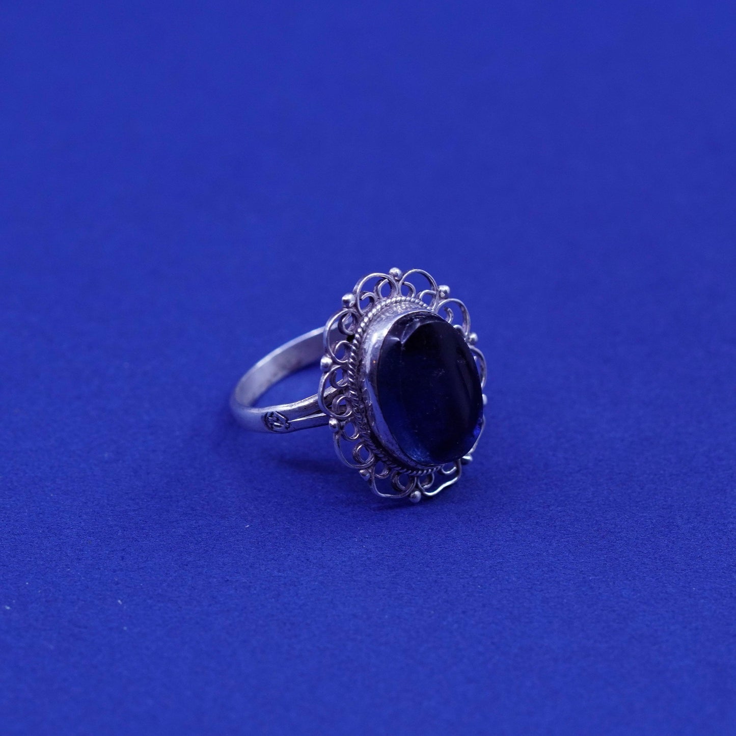 Size 7, vintage Peru Sterling 925 silver handmade filigree ring with glass