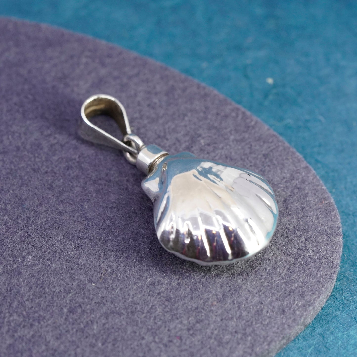 Vintage Sterling 925 silver handmade shell shaped poison bottle pendant