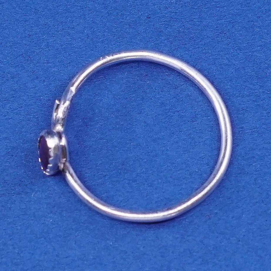Size 7, vtg sterling silver handmade ring, 925 w/ oval mother of pearl inlay