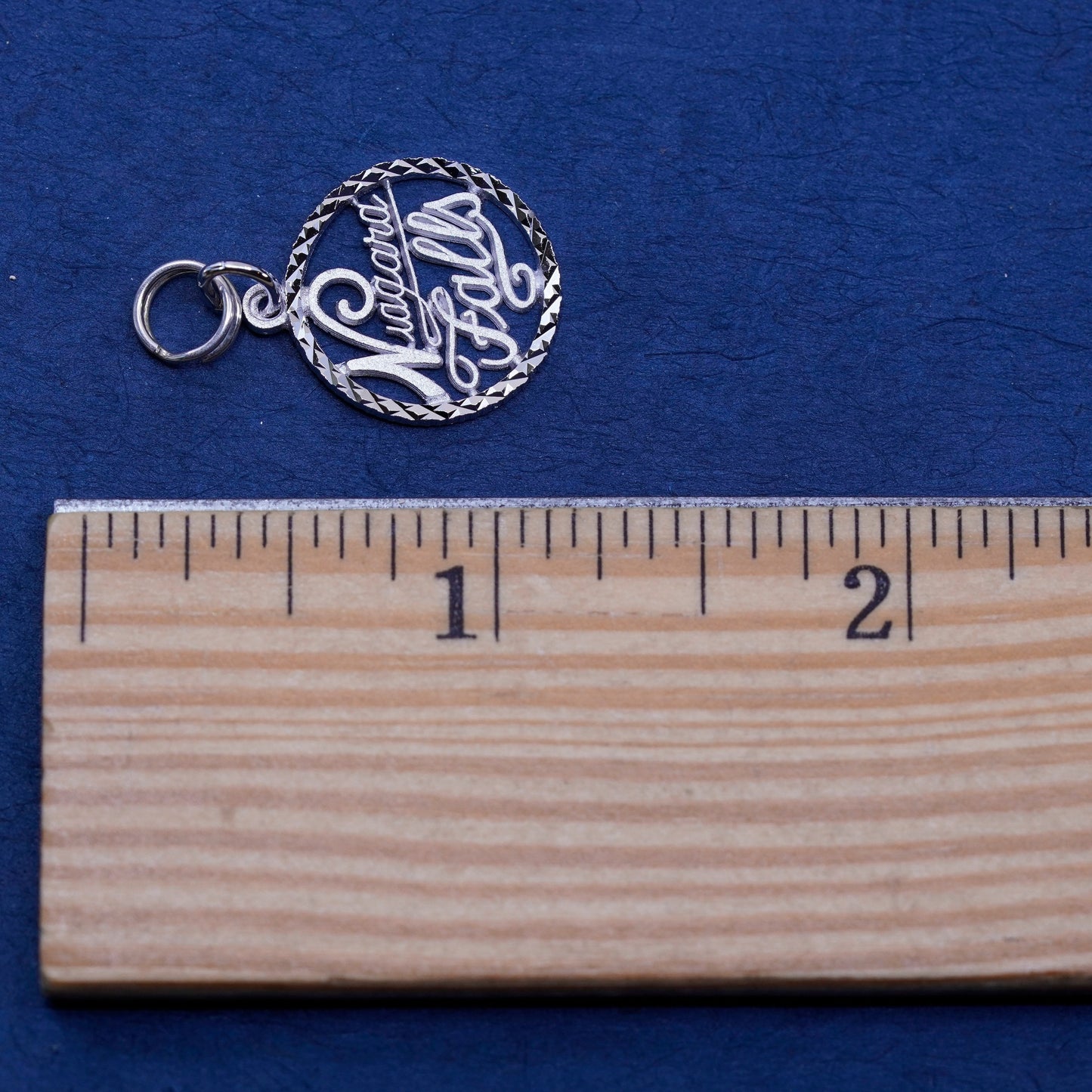 veg world traveler pendant. Sterling 925 silver niagara falls New York charm