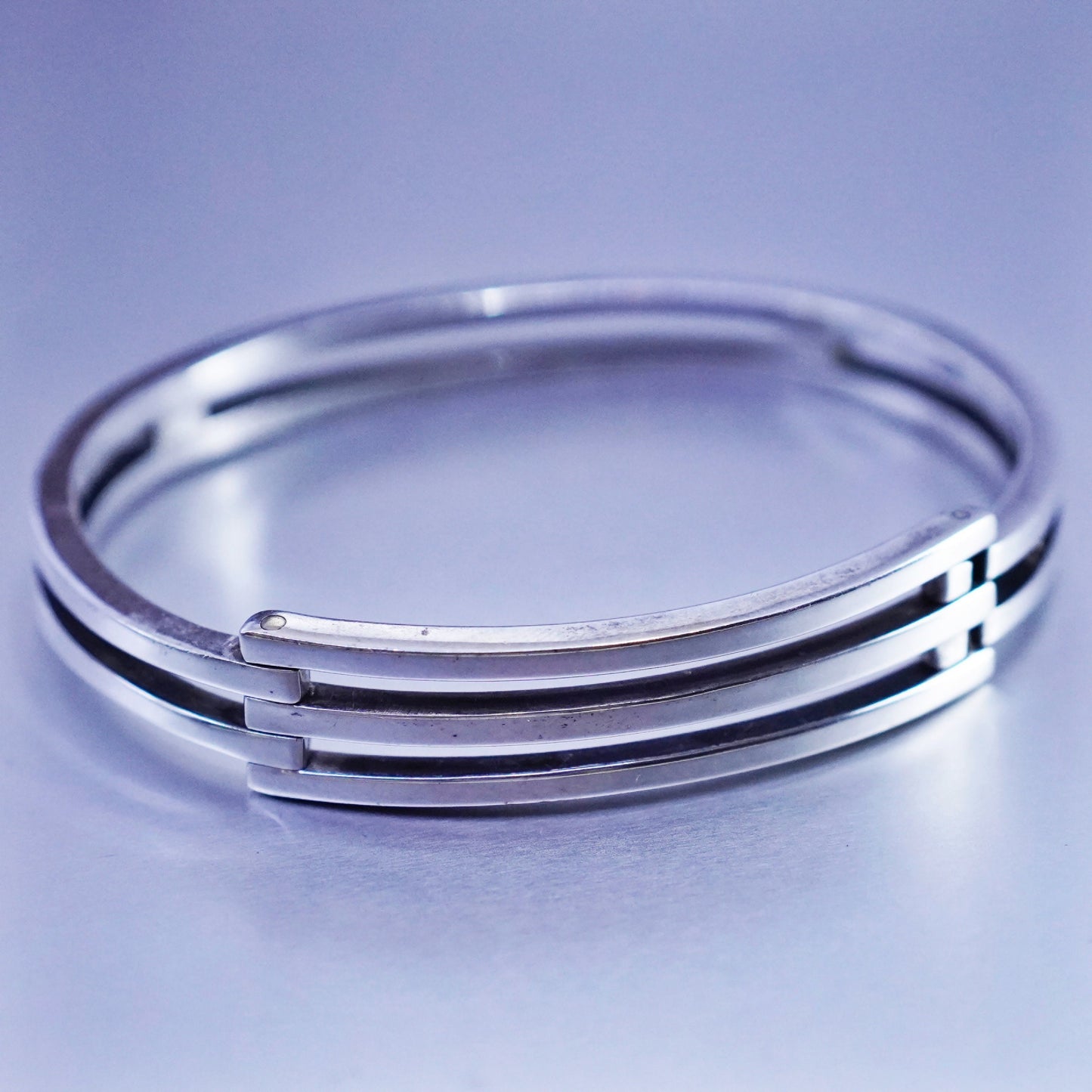 7.25”, Vintage Mexico Sterling 925 silver handmade bracelet, hinged bangle
