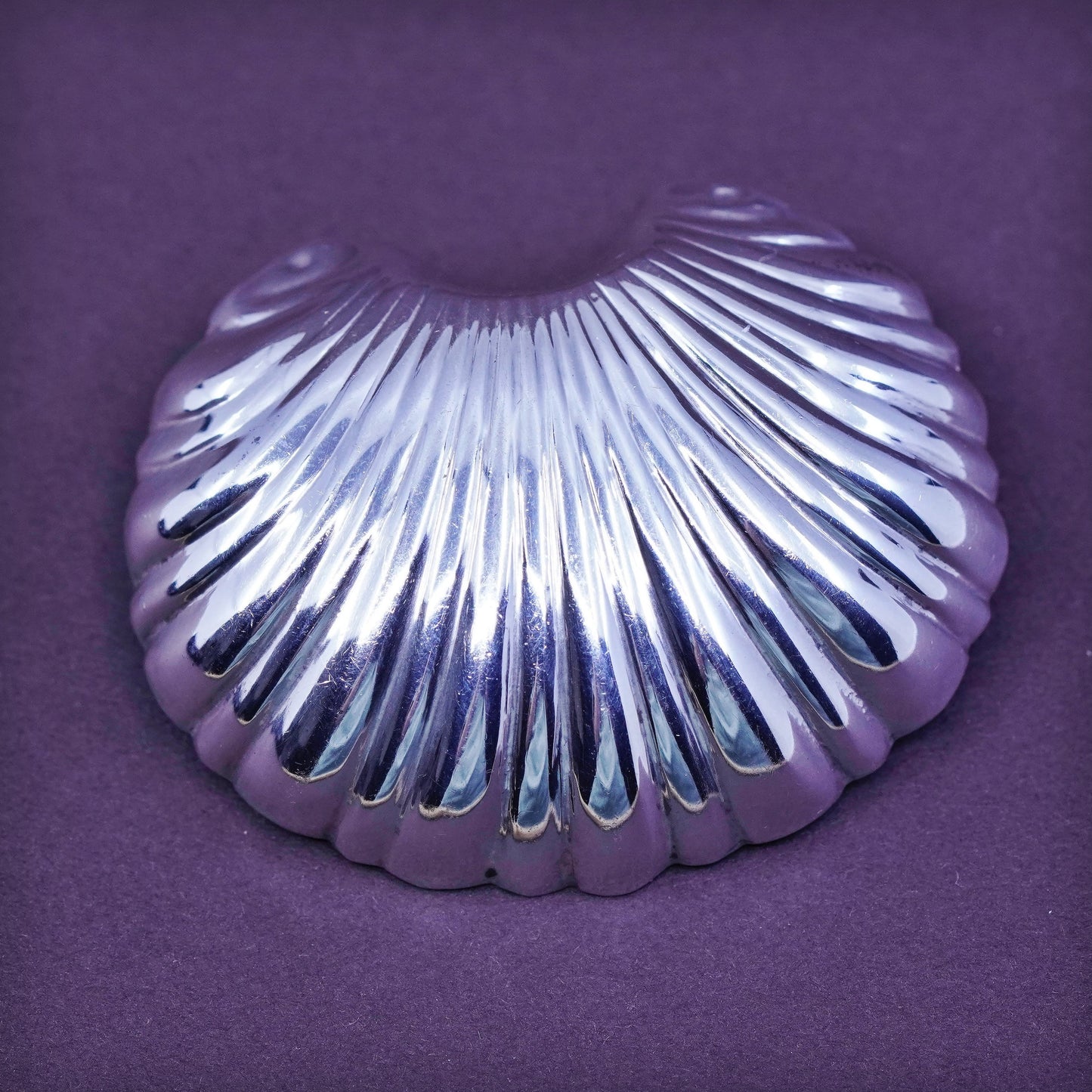Vintage handmade sterling 925 silver ribbed shell brooch, pendant