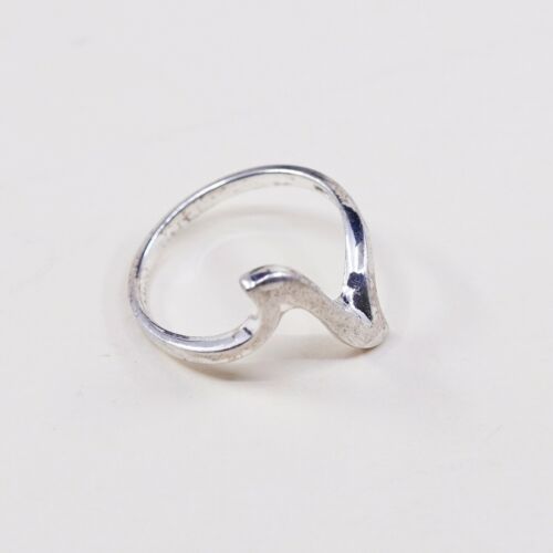 Size 8, vintage Sterling silver handmade ring, solid 925 silver Heart beat Band