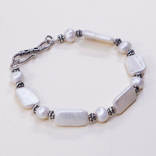 7.75", VTG handmade bracelet, pearl beads w/ 925 beads and toggle closure