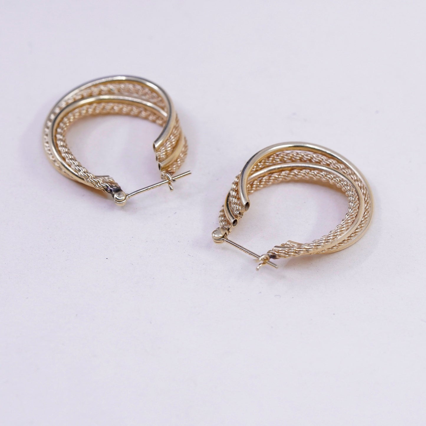 1.25”, 5.2g, Vintage real 14K gold hoops earrings, yellow gold entwined huggie
