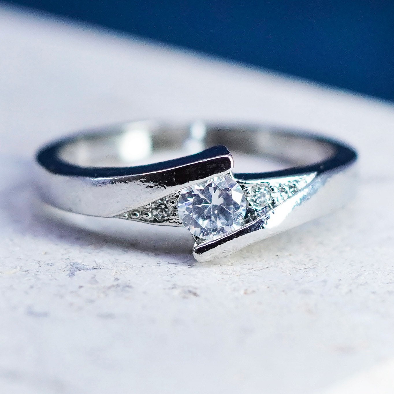 Size 7, vintage Sterling 925 silver engagement anniversary band ring with Cz
