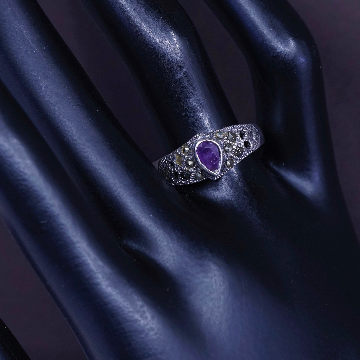 Size 8.25, vtg Sterling 925 silver handmade ring with amethyst and marcasite