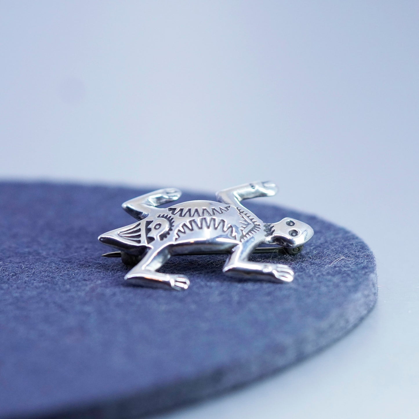 Native American Navajo Felix Joe Sterling 925 Silver handmade lizard Brooch pin