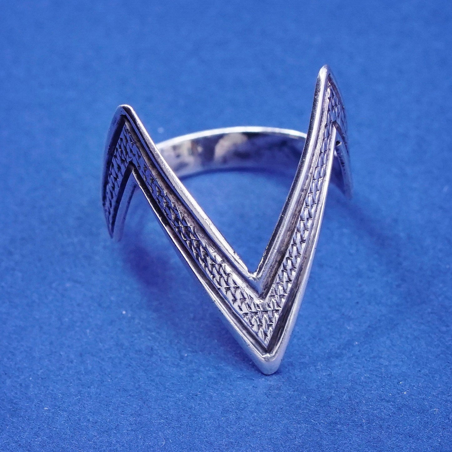 Size 6.5, vintage 58 875 Sterling silver handmade ring, heart beat band