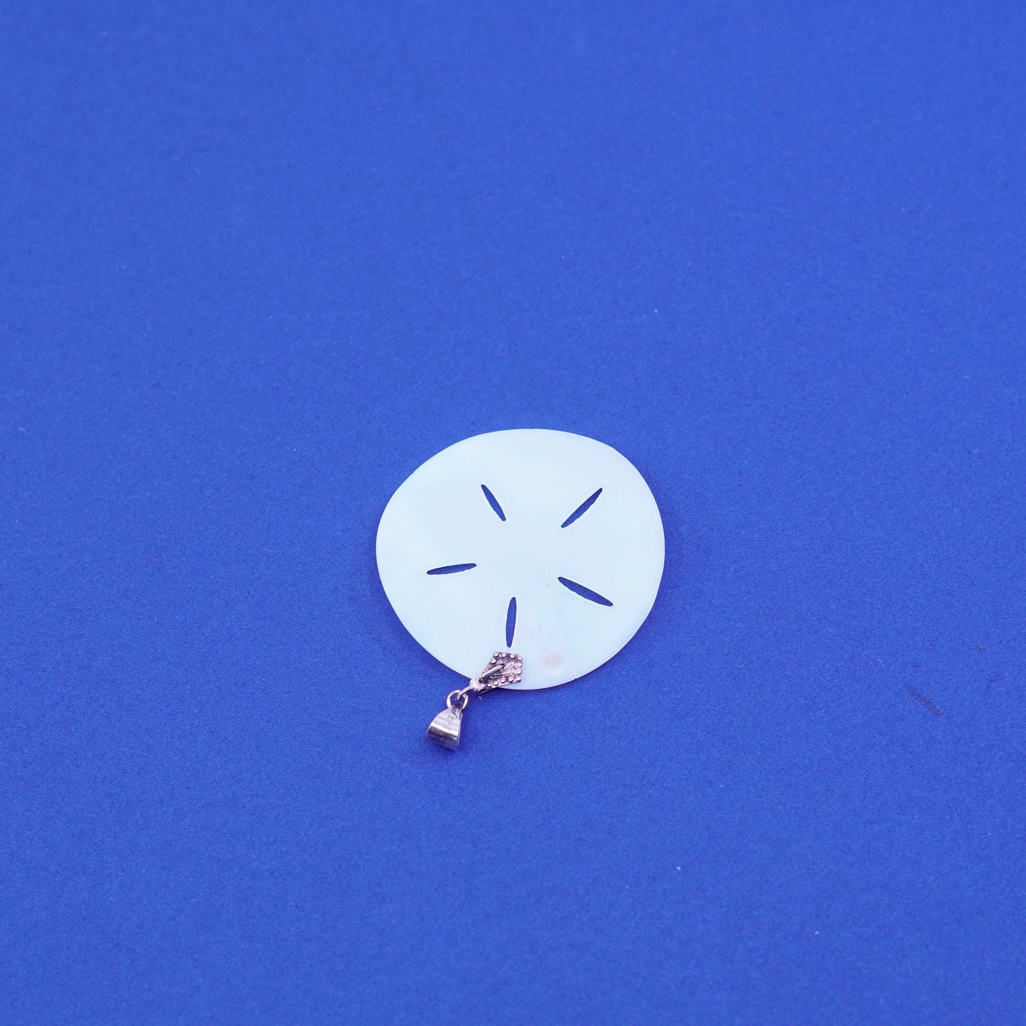 Vintage sterling 925 silver handmade pendant with sand dollar mother of pearl