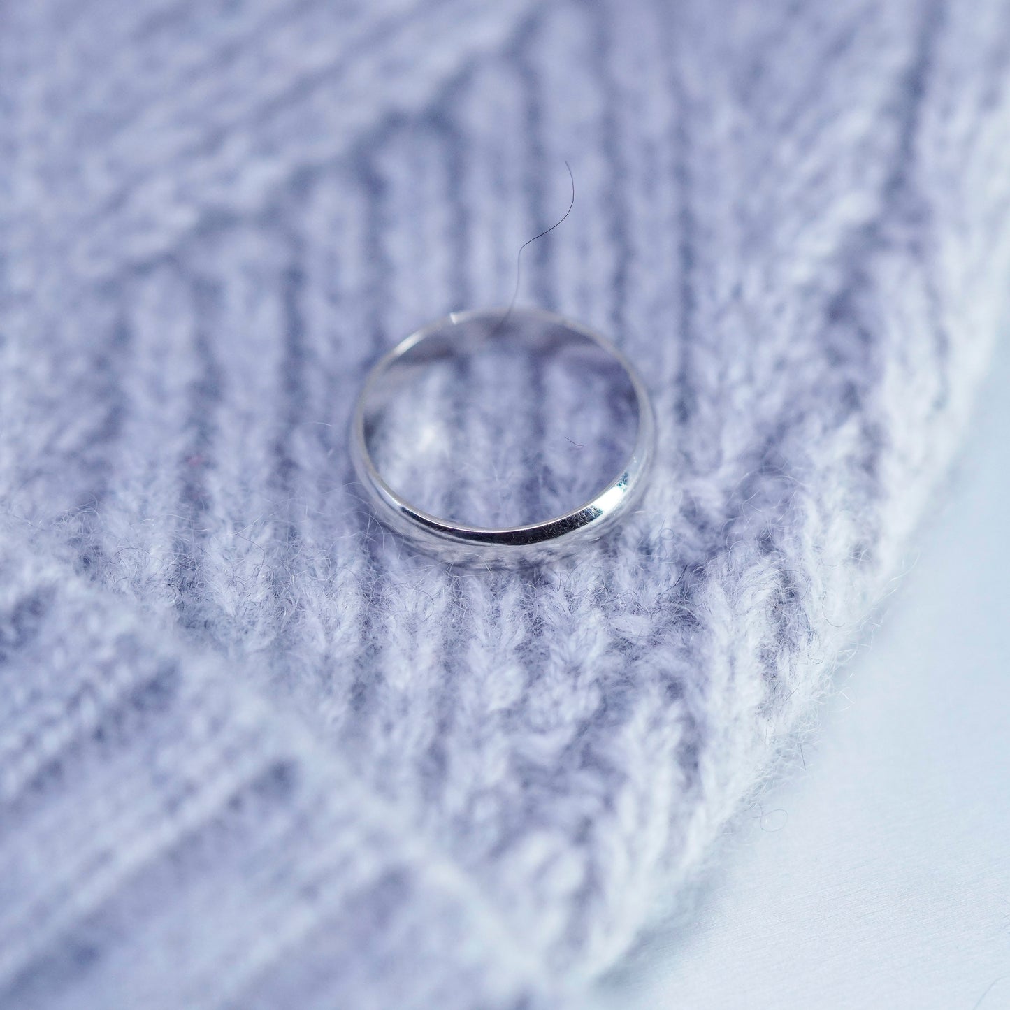 Size 5.5, vintage southwestern Sterling 925 silver wedding ring, band