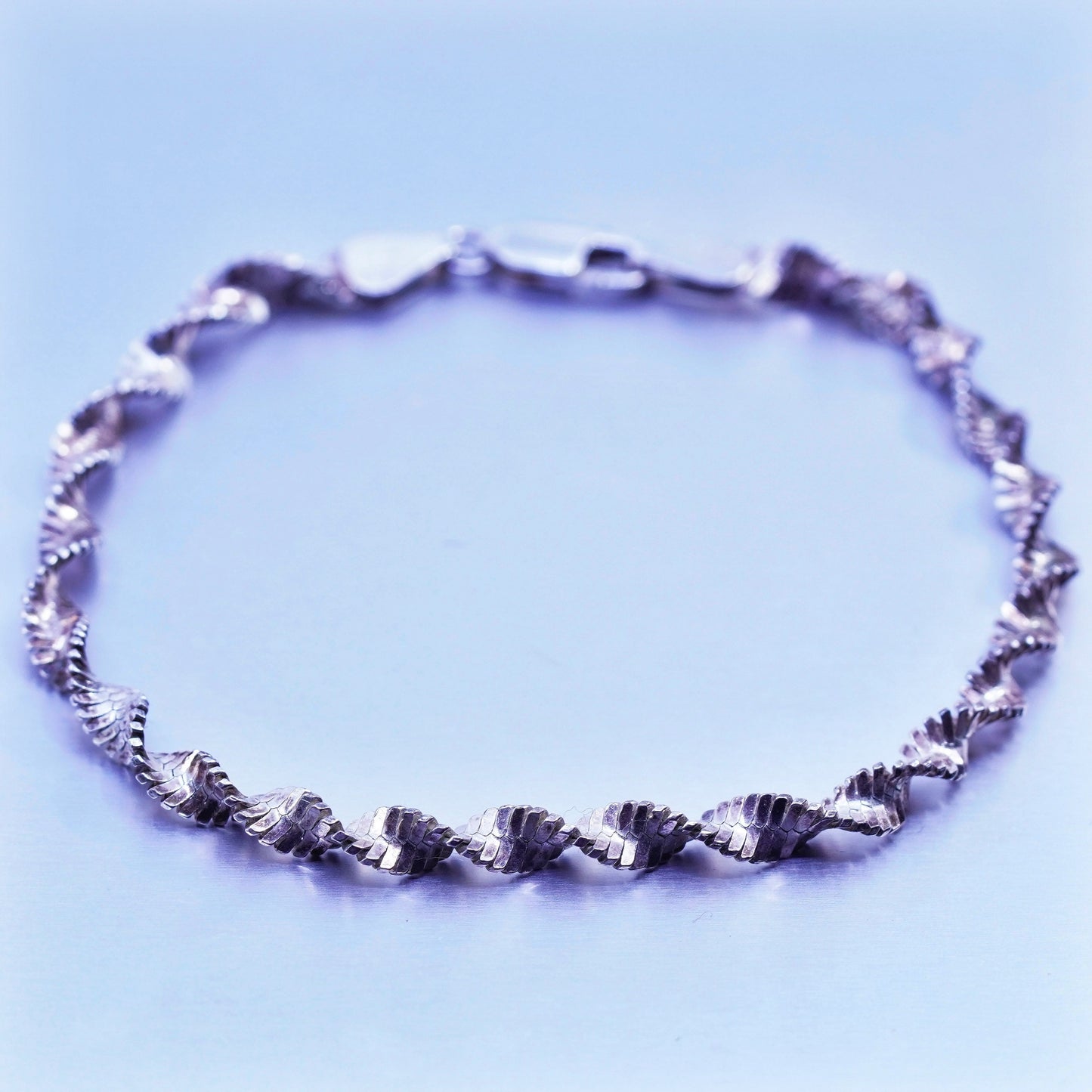 7.25”, Vintage Italy Sterling 925 silver bracelet, twisted herringbone chain