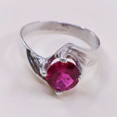 Sz 7.5, Vtg Modern Sterling 925 Silver Handmade Ring W/ Round ruby, stamped 925