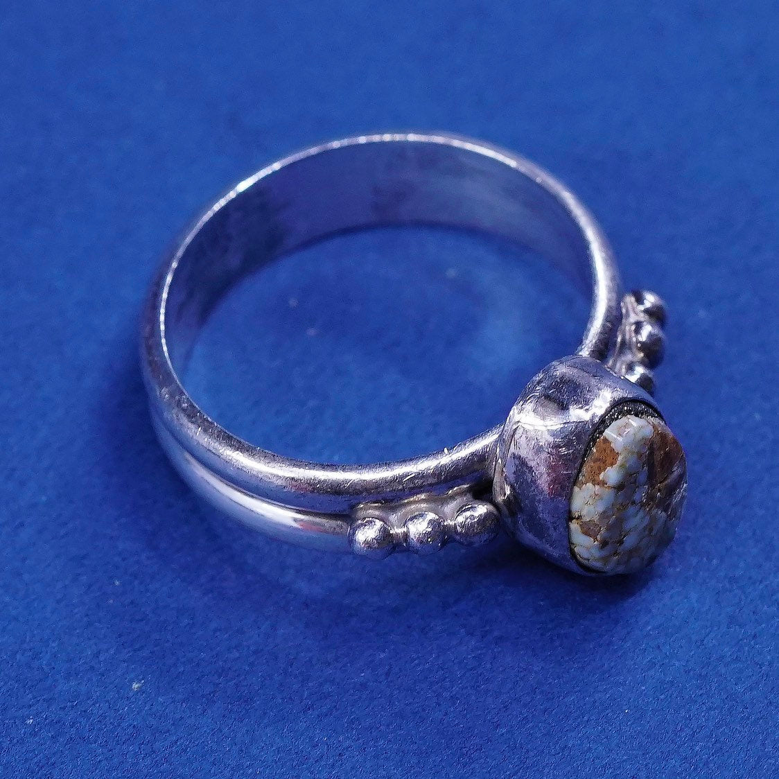 Size 7.25, vtg John Delvin Sterling silver handmade ring, 925 w/ turquoise