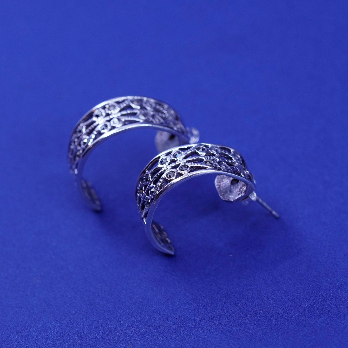 0.75”, Vintage Sterling silver handmade earrings, 925 huggie studs w/ filigree
