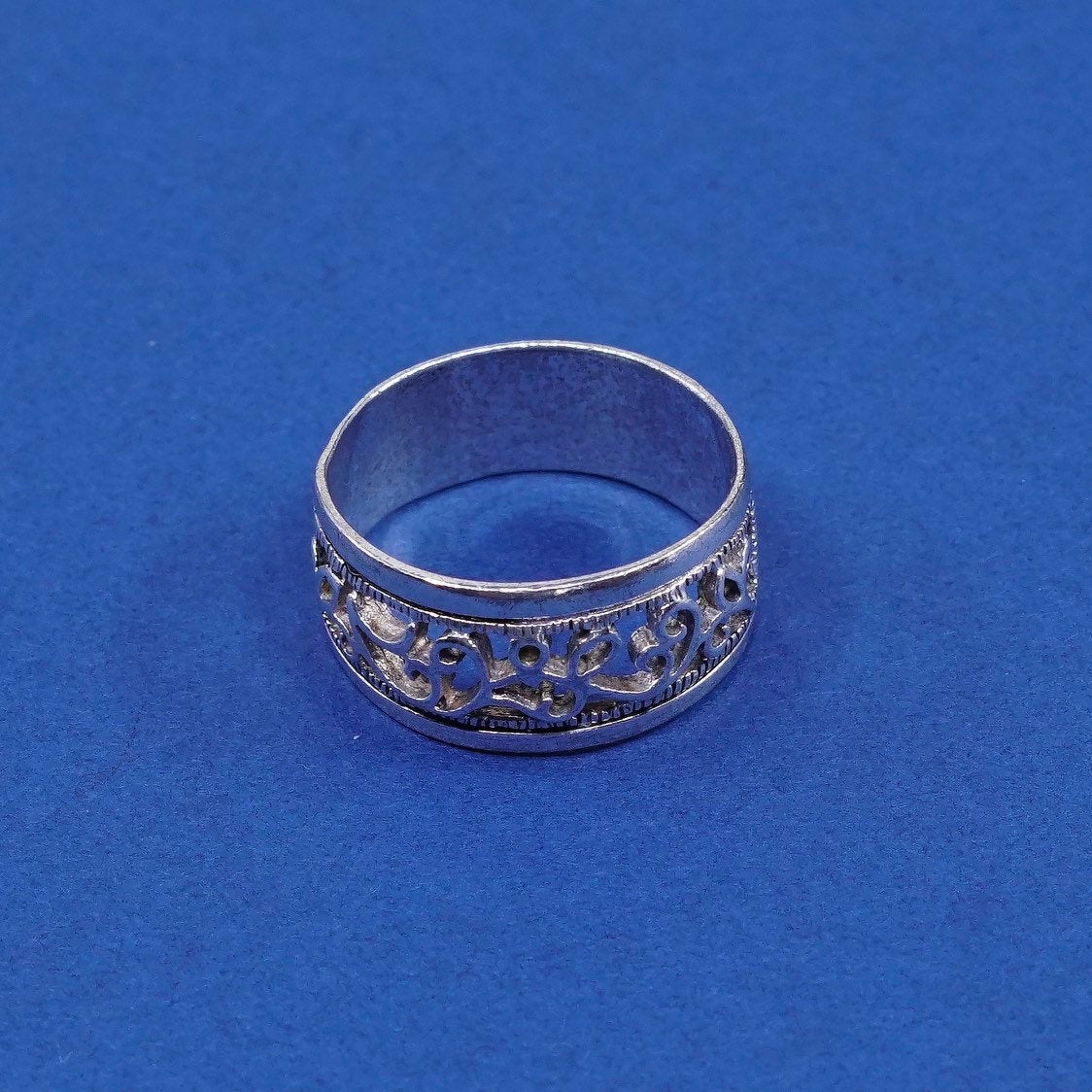 Size 7.5, vtg Sterling silver handmade ring, 925 band w/ filigree