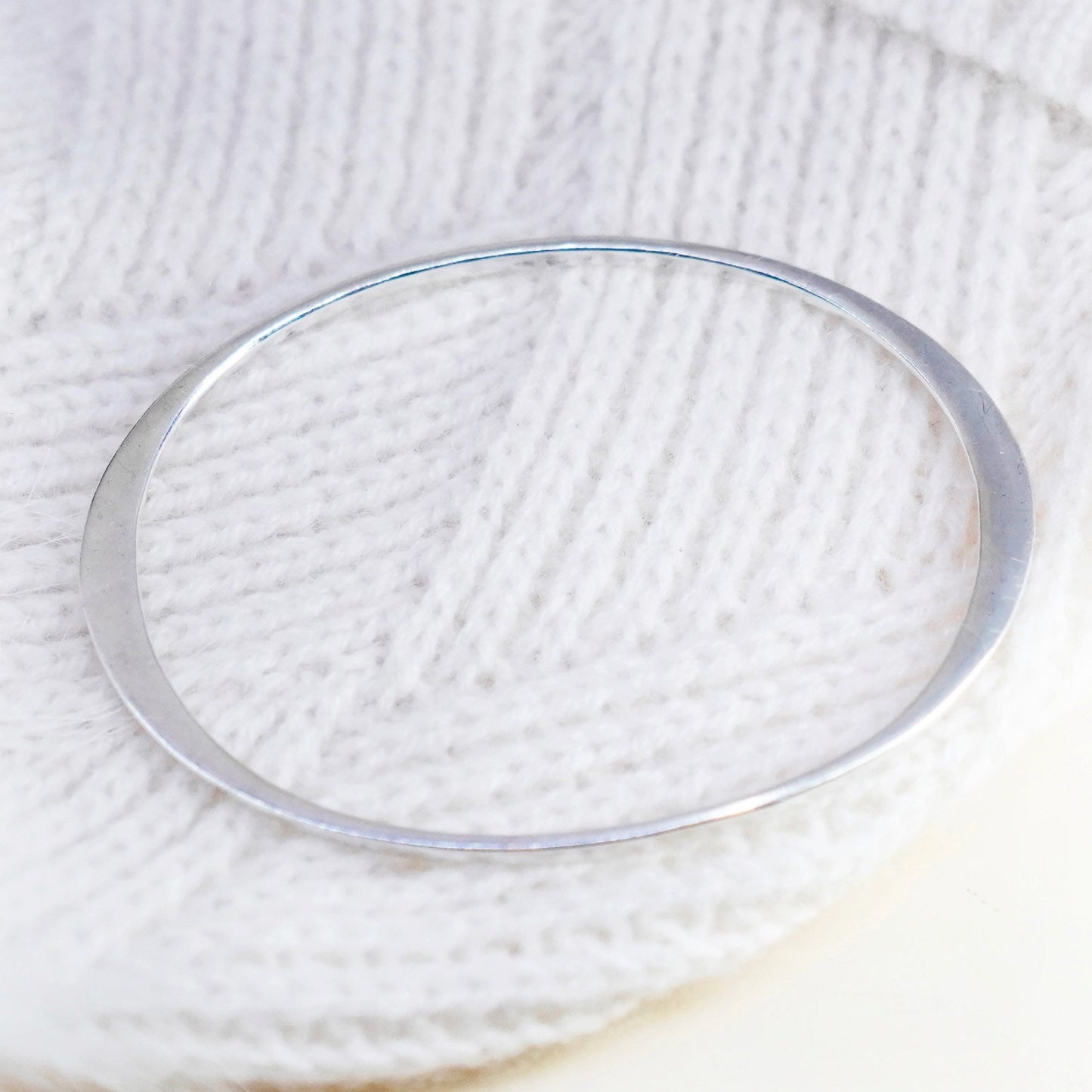 7.75”, Vintage southwestern sterling silver handmade bracelet 925 hinged bangle