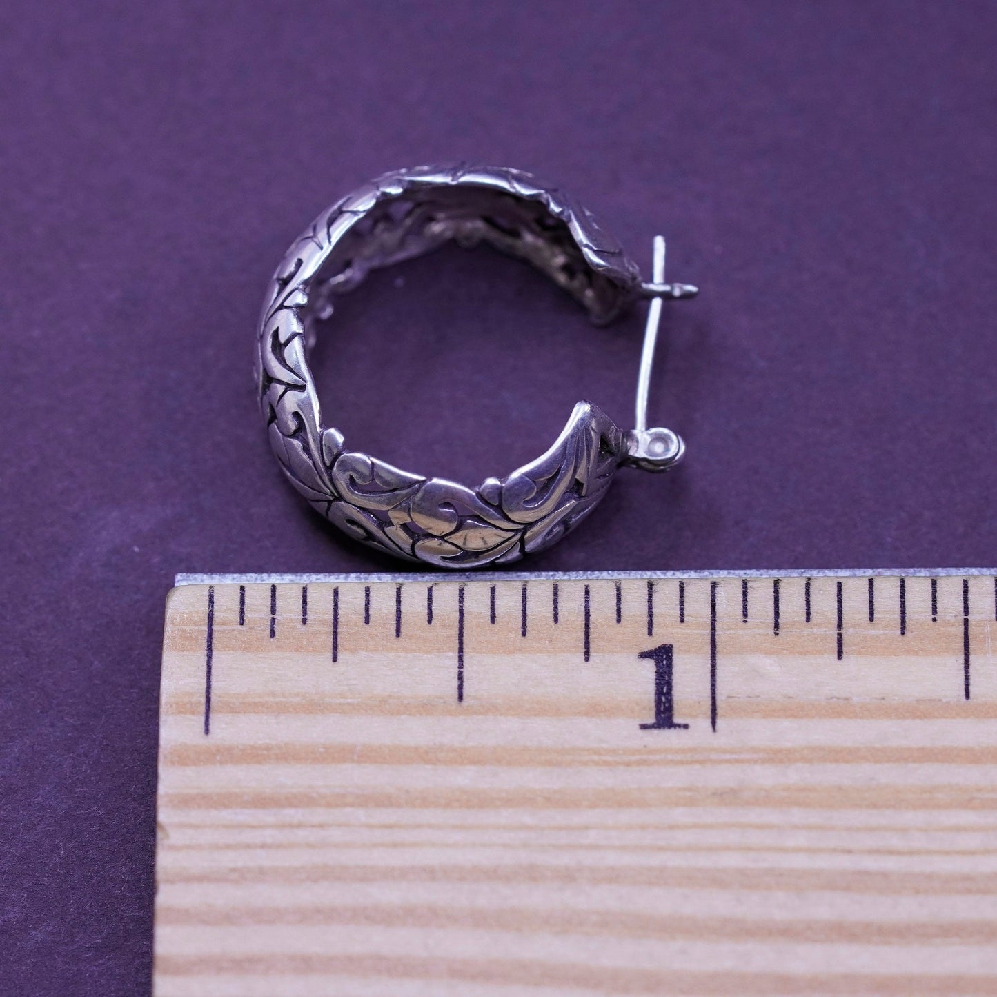0.75”, vintage Jezlaine Sterling silver filigree hoop earrings, 925 huggie