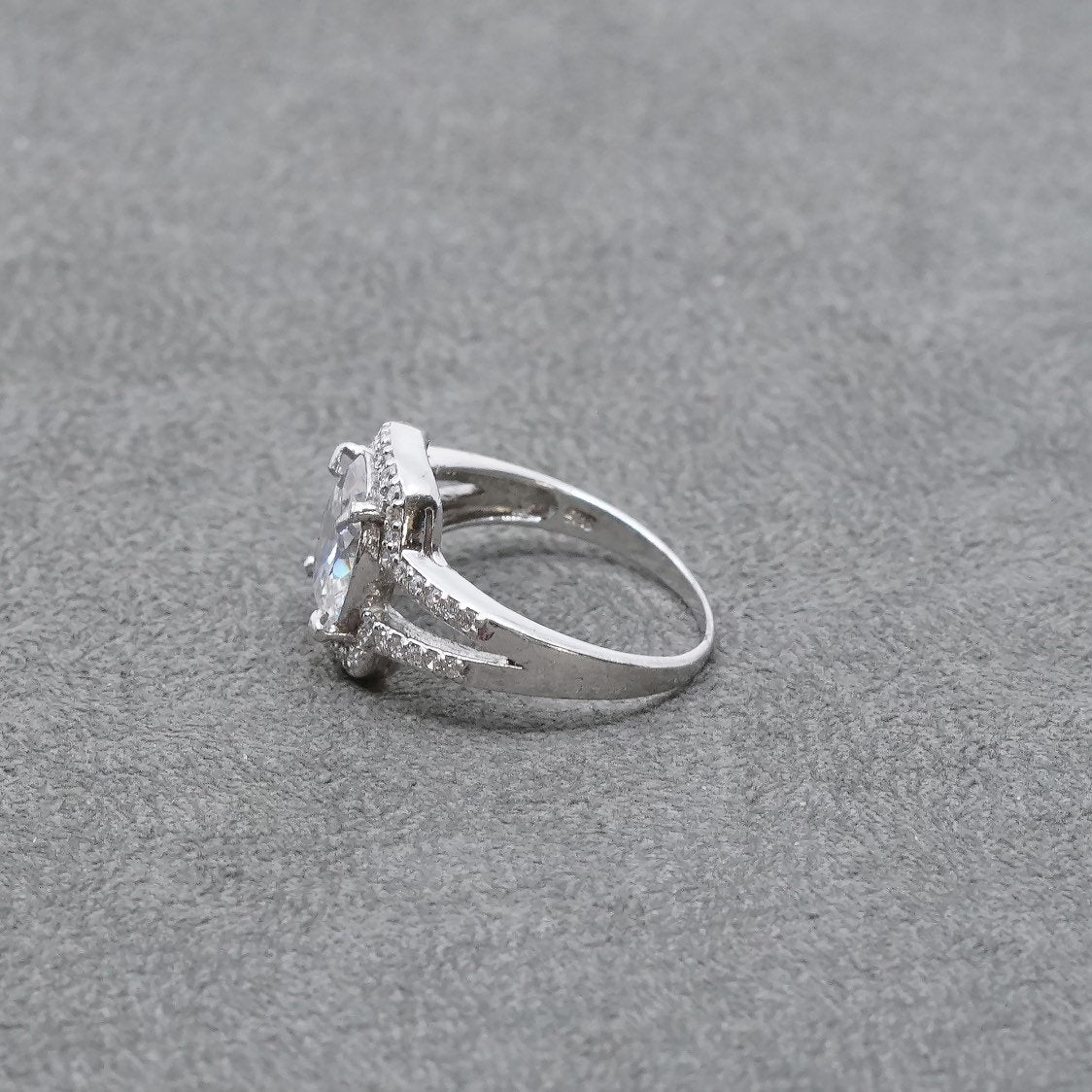 sz 7.75, vtg Sterling silver anniversary ring, 925 w/ clear cz