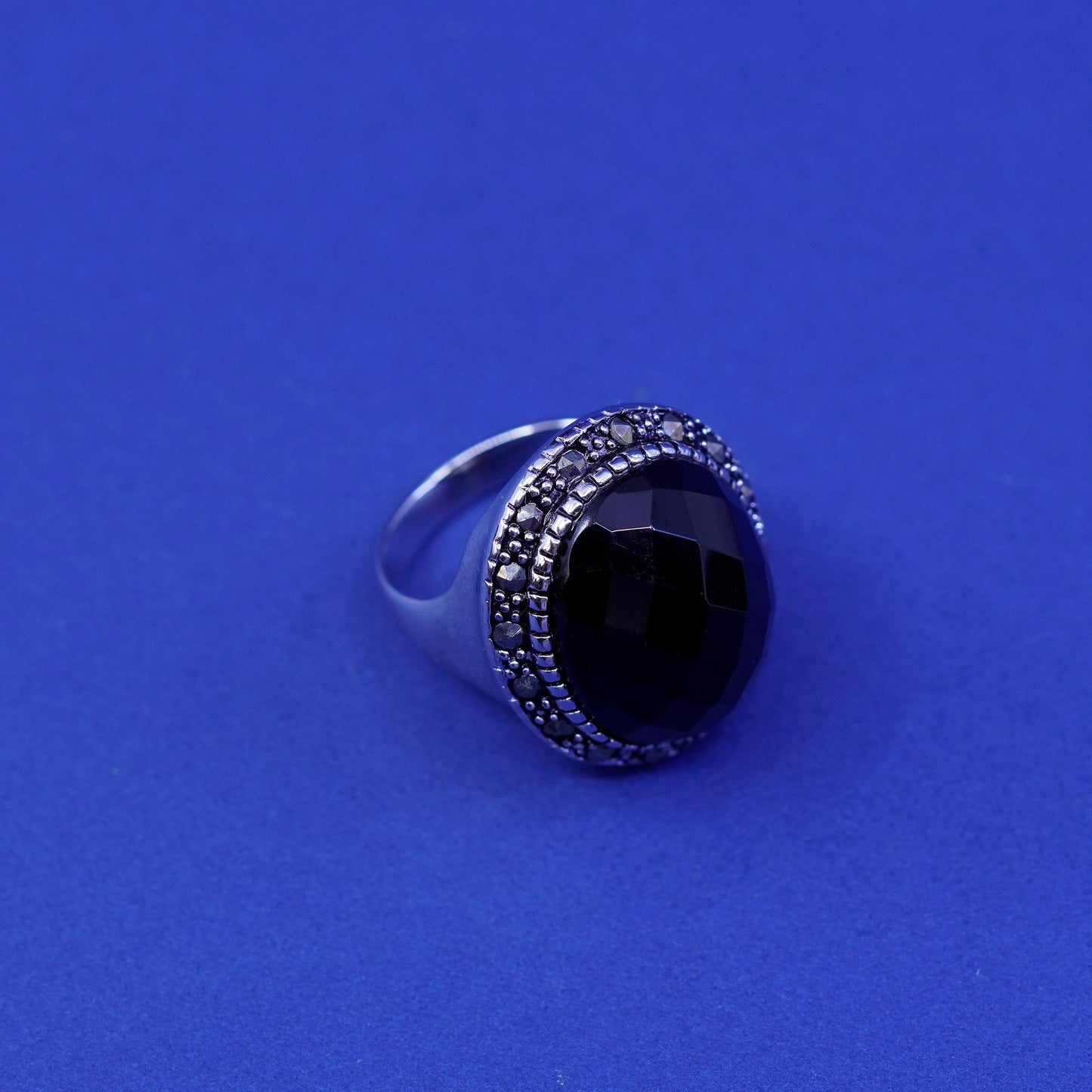 Size 7.5, vtg Sterling 925 silver handmade ring with oval obsidian N marcasite
