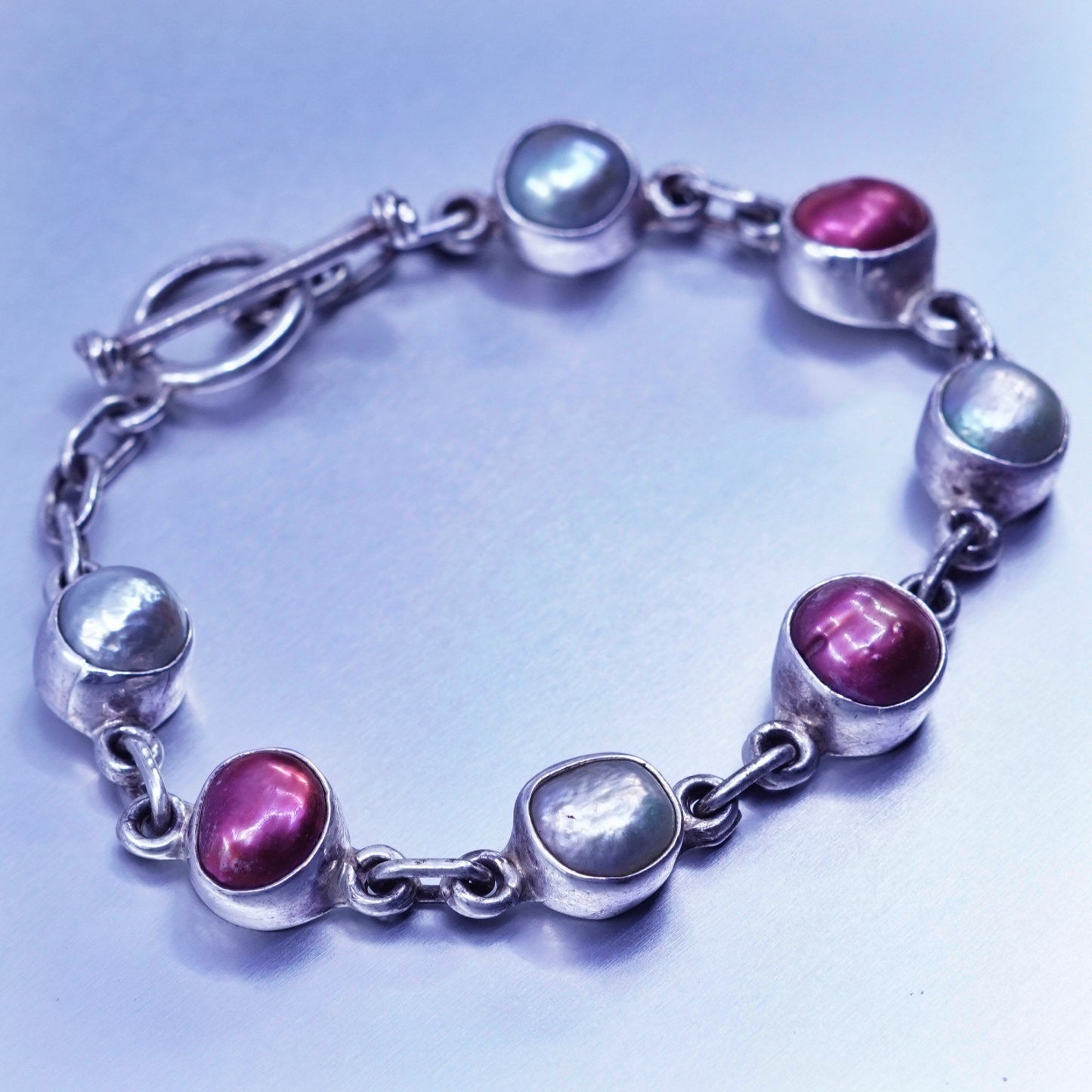 6.75”, vintage Sterling 925 silver bracelet with red white freshwater pearl
