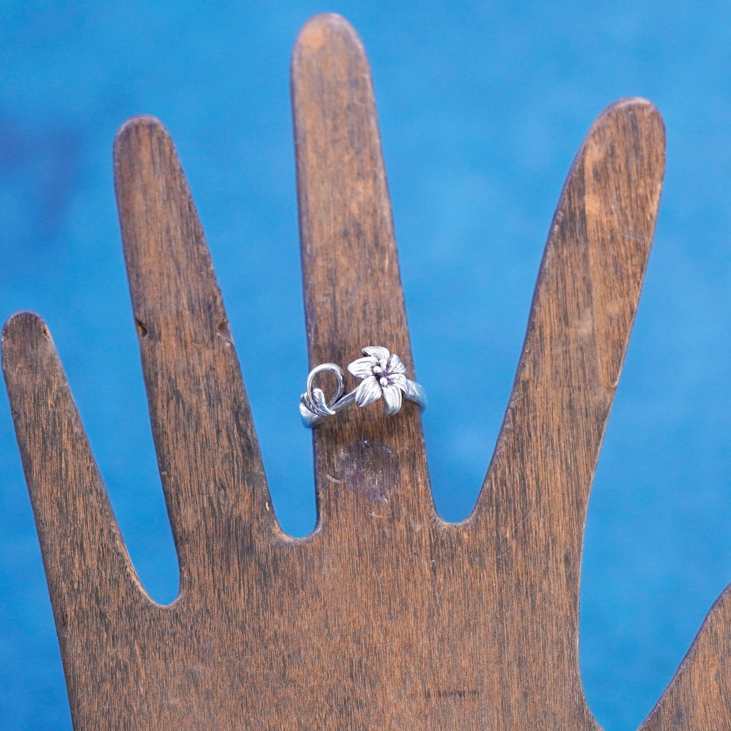 Size 5.5, vintage Sterling silver handmade ring, 925 flower band