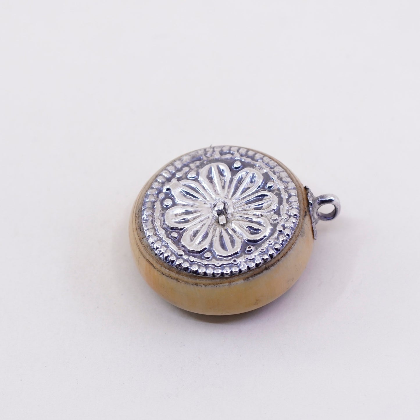 Native American Sterling 925 silver handmade flower pendant with nut