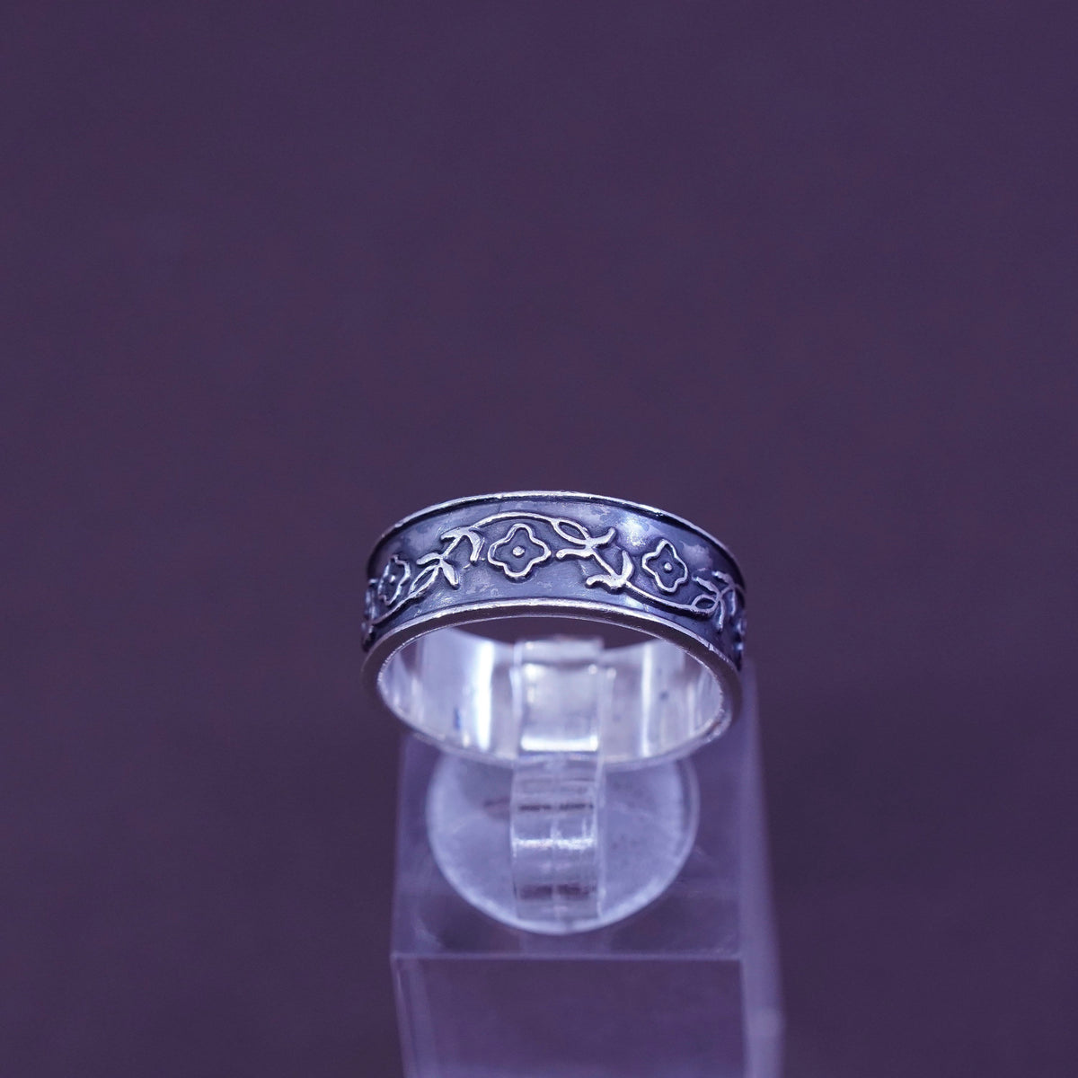 Size 8.5, vtg Sterling silver handmade ring, 925 band embossed flower and vine
