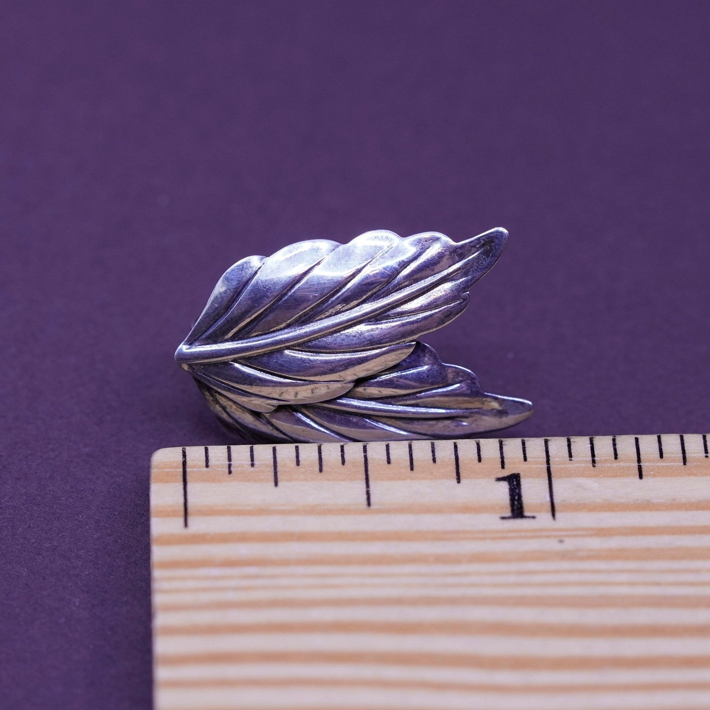 vtg danecraft Sterling silver handmade earrings, 925 leaves screw back earrings