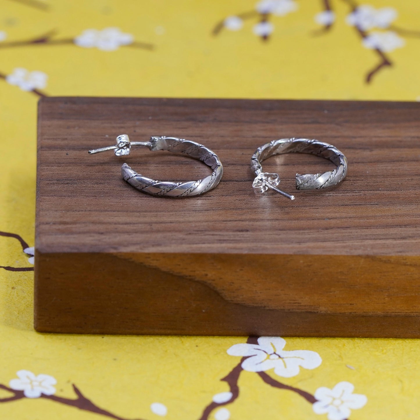 0.75”, Vintage Italy Sterling silver handmade earrings, twisted 925 hoops