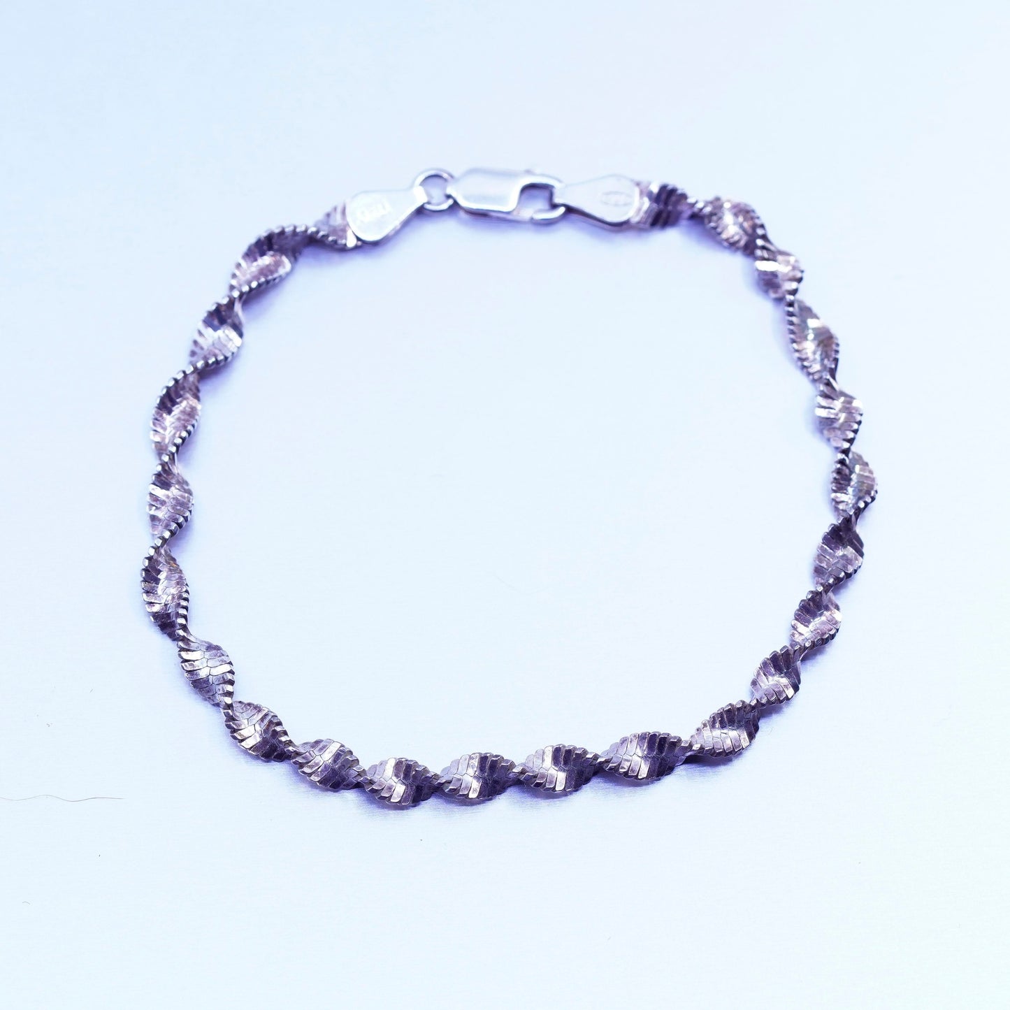 7.25”, Vintage Italy Sterling 925 silver bracelet, twisted herringbone chain