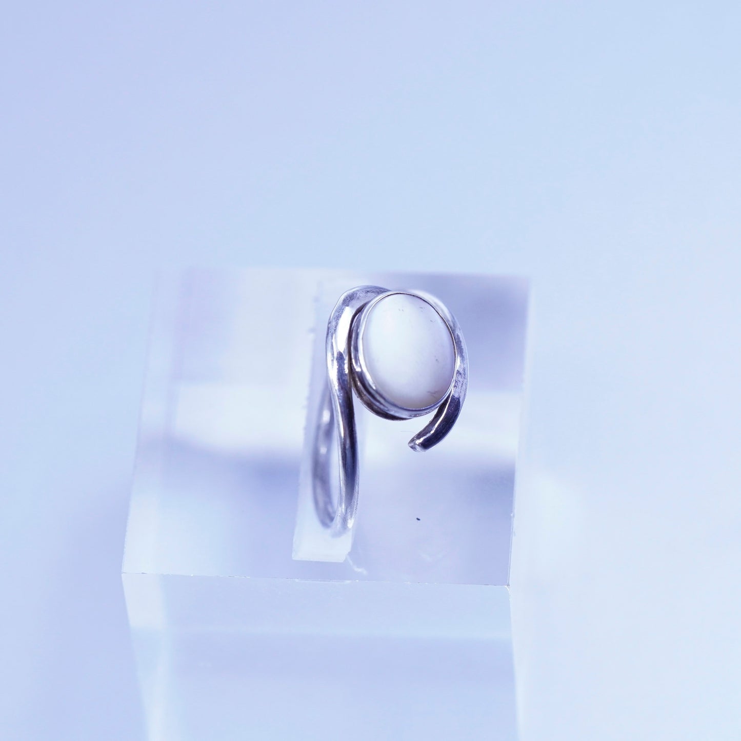 Size 7, vintage Sterling 925 silver handmade wrap ring with moonstone