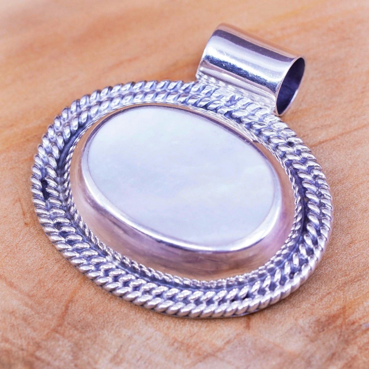 Vintage Sterling 925 silver handmade pendant with mother of pearl and cable