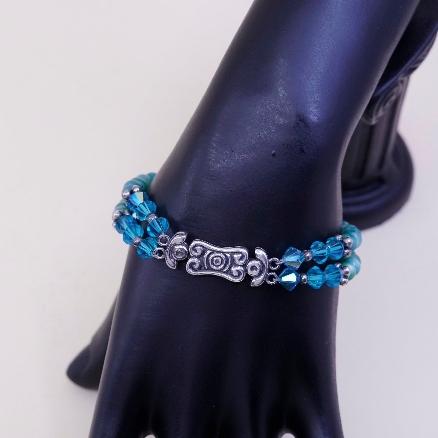 7”, vtg handmade bracelet green blue jade beads w/ 925 Sterling silver clasp
