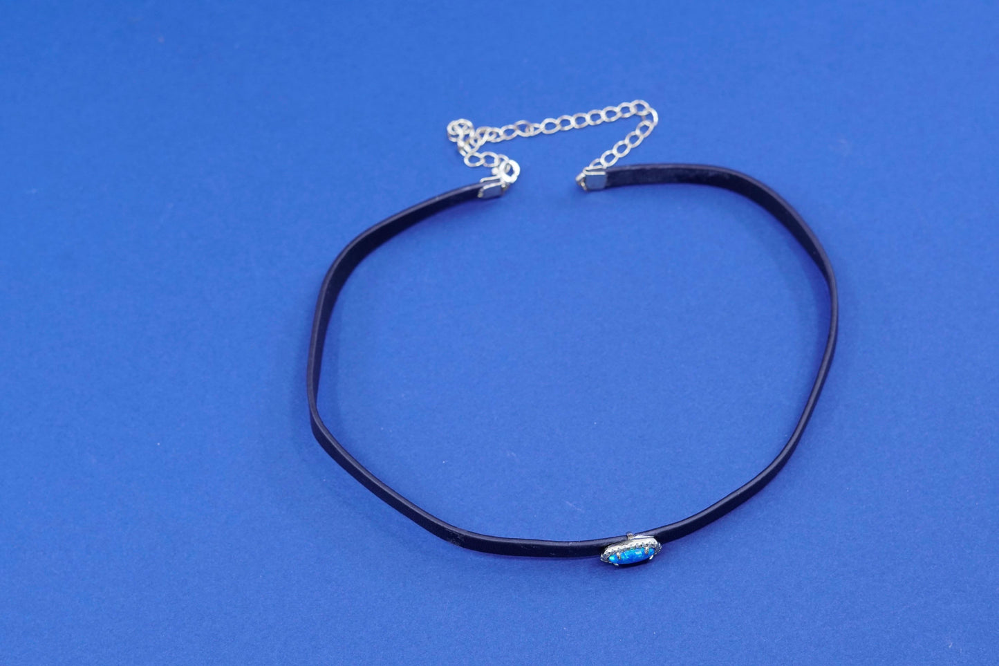 12+4”, Leather choker collar Necklace w/ sterling 925 silver oval pendant N Cz
