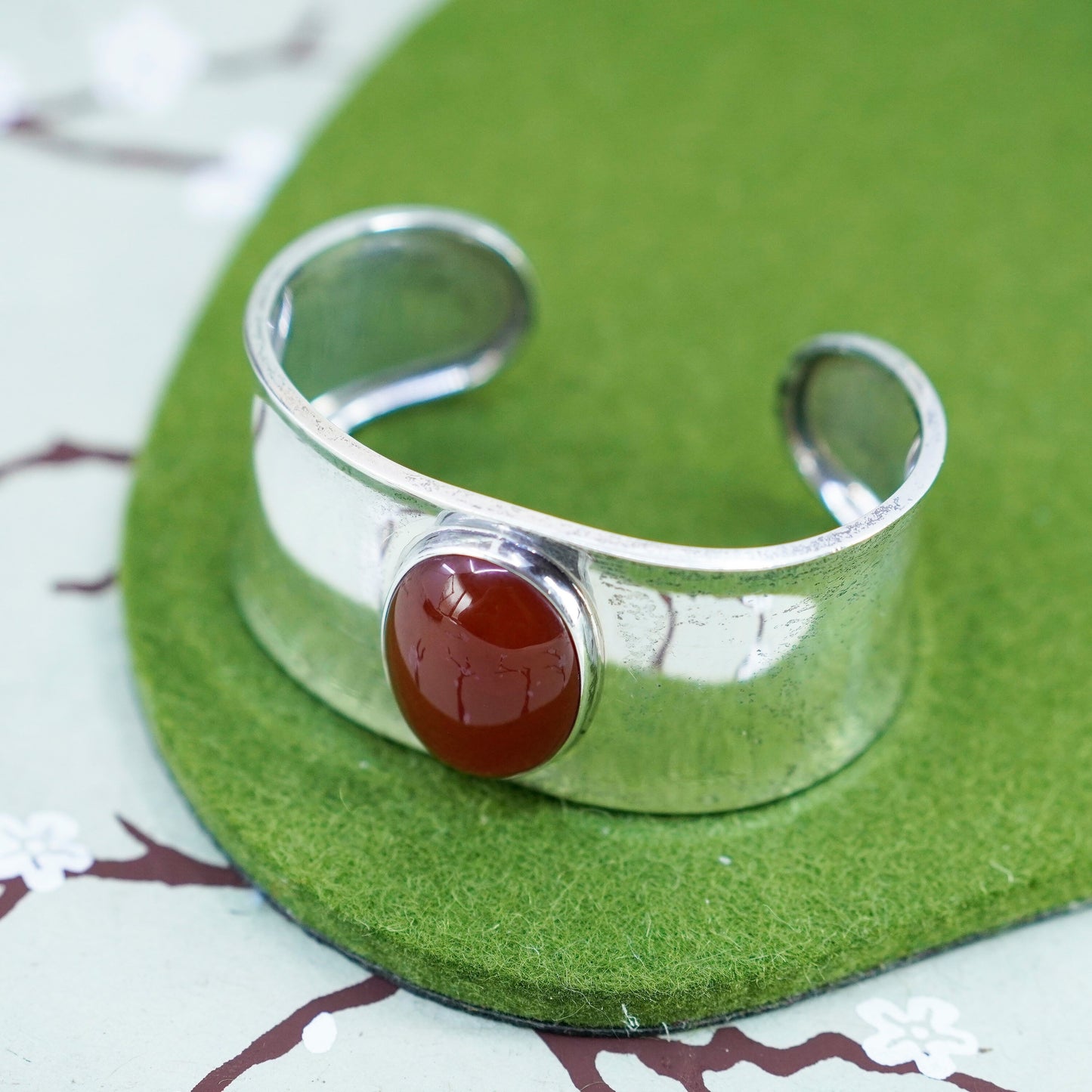 5.5”, Native American southwestern Handmade Sterling 925 silver cuff carnelian