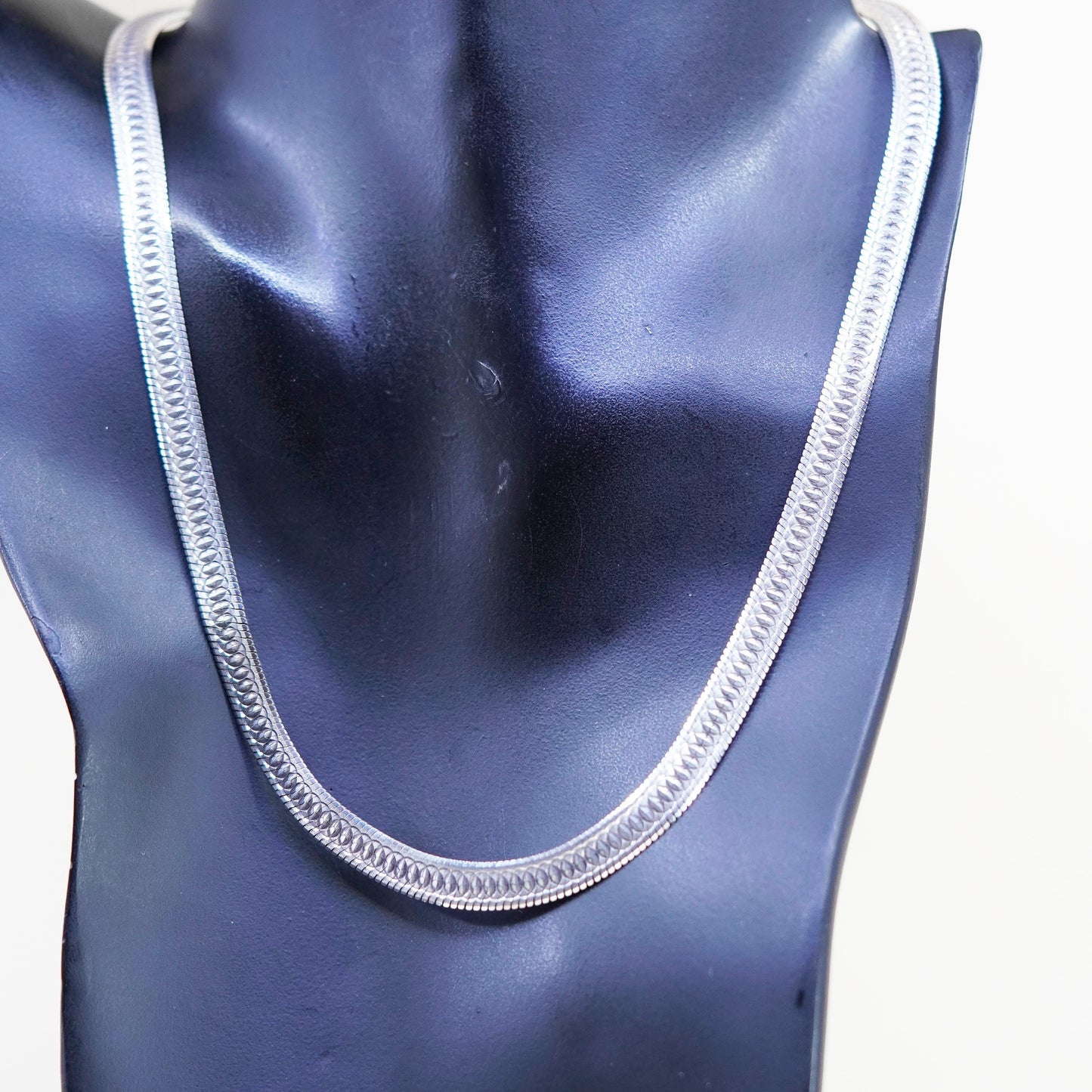 18”, VTG Italy Milor sterling silver necklace, textured 925 herringbone chain