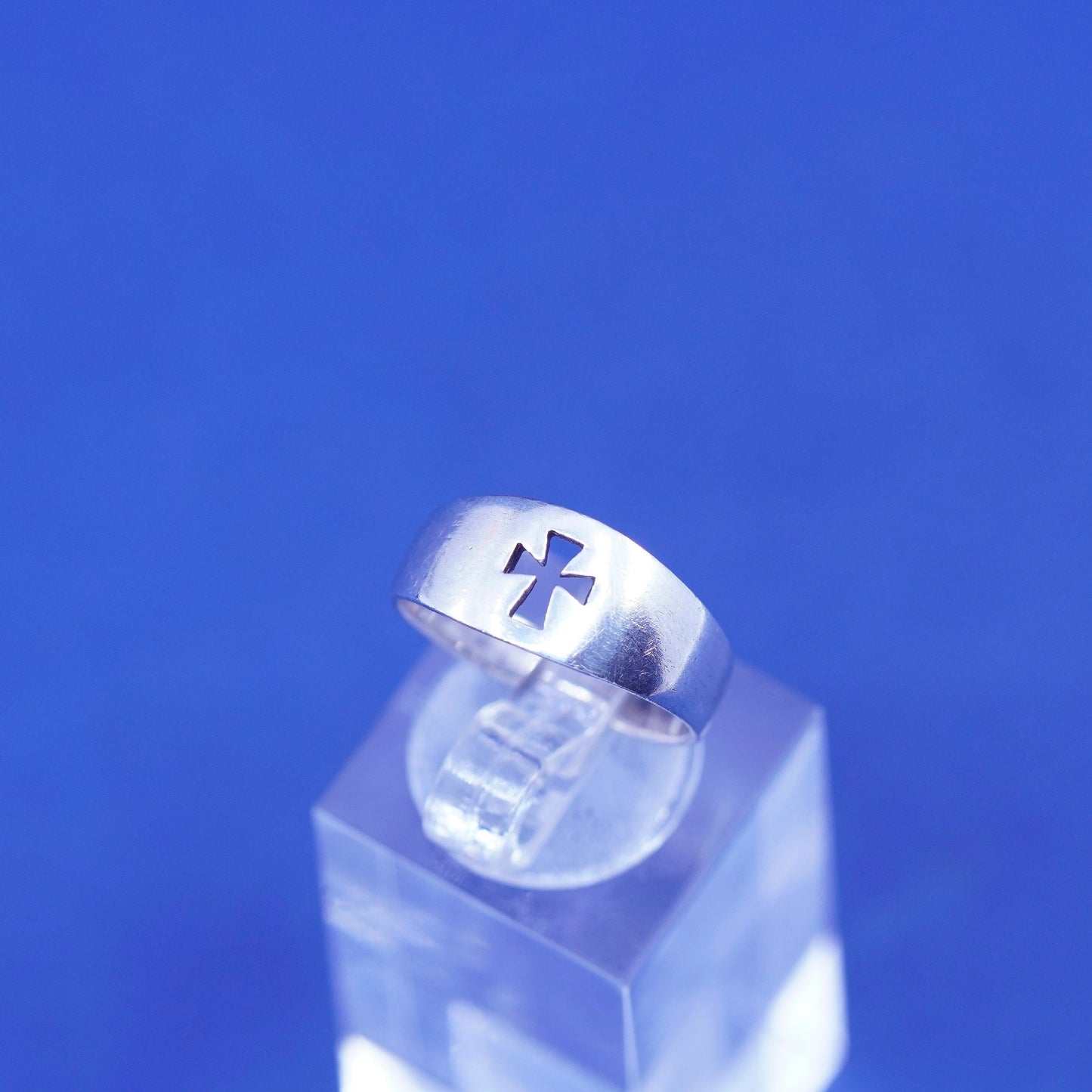 Size 5.75, vintage sterling silver handmade ring, 925 band with cross cut out