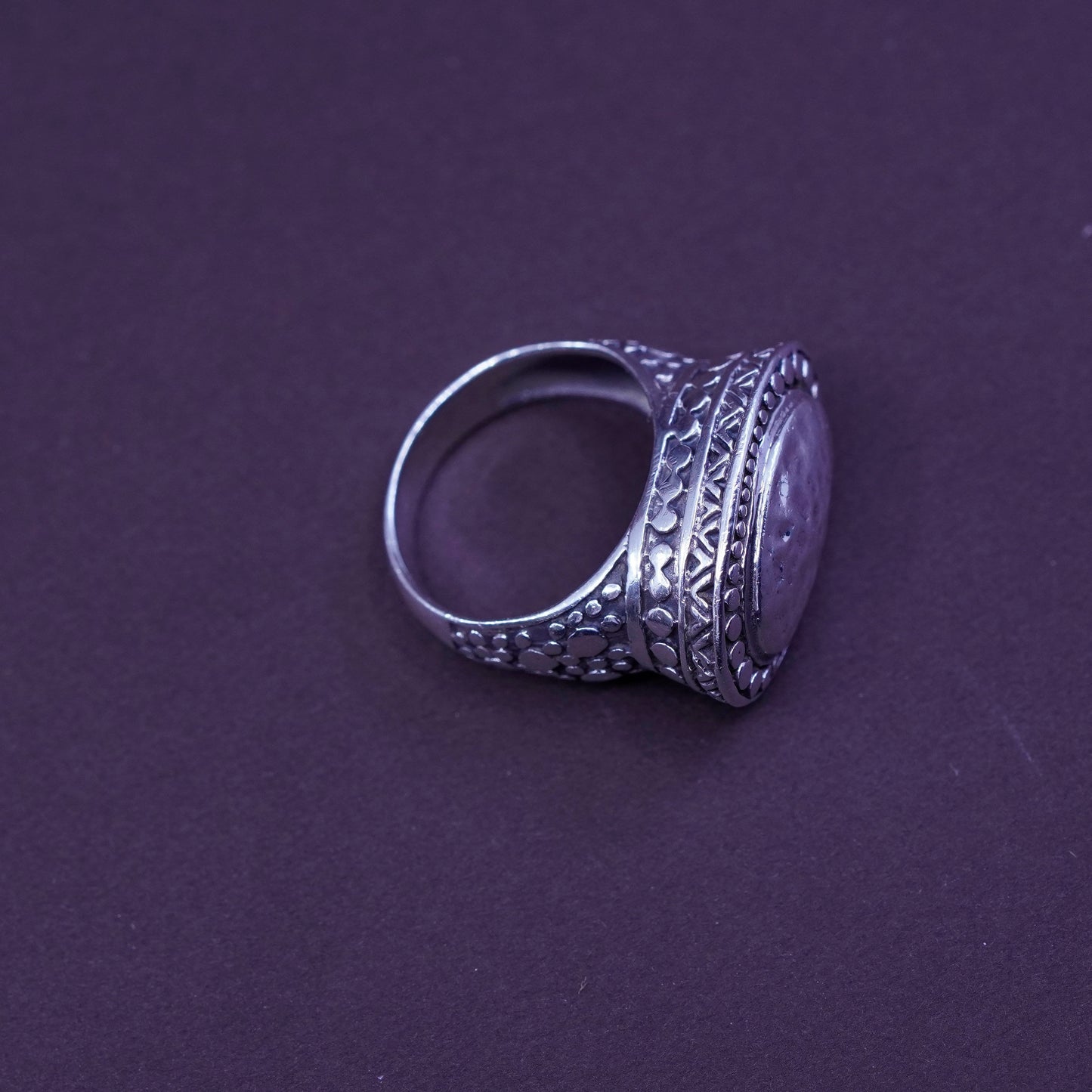 Size 6, vtg hammered sterling silver ring. 925 handmade pebble textured band